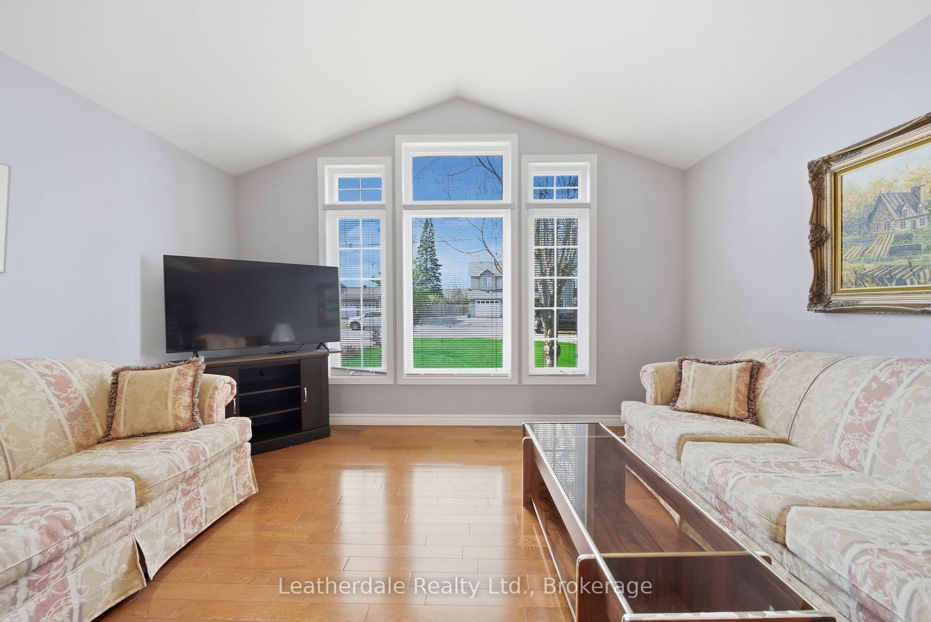 Photo 6 of 3 Rosemary Road, Orillia — HOMEH
