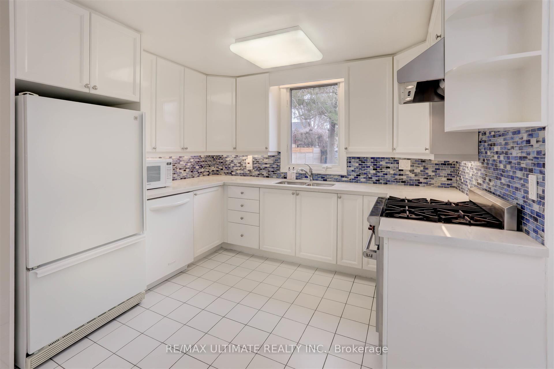 Photo 12 of 12 Tregellis Road, North York, Lansing-Westgate — HOMEH
