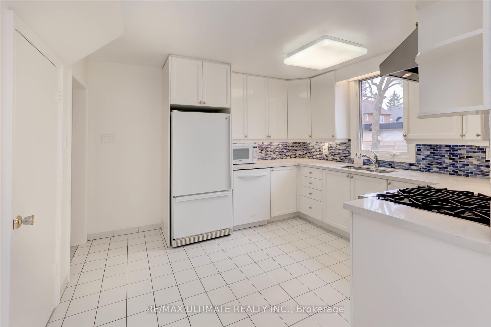 Photo 13 of 12 Tregellis Road, North York, Lansing-Westgate — HOMEH