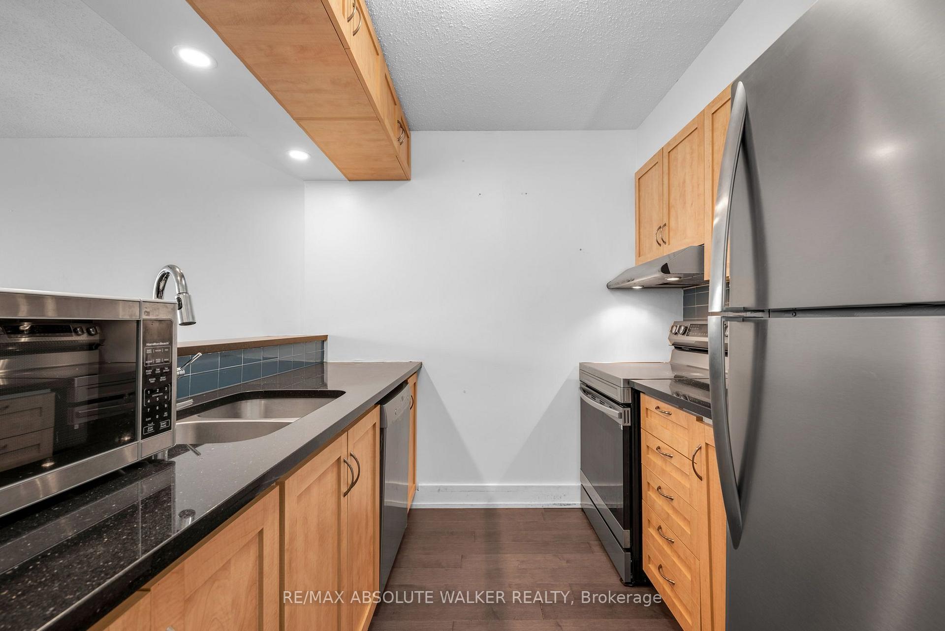 Photo 3 of Unit 902, 154 Nelson Street, Ottawa, Lower Town — HOMEH