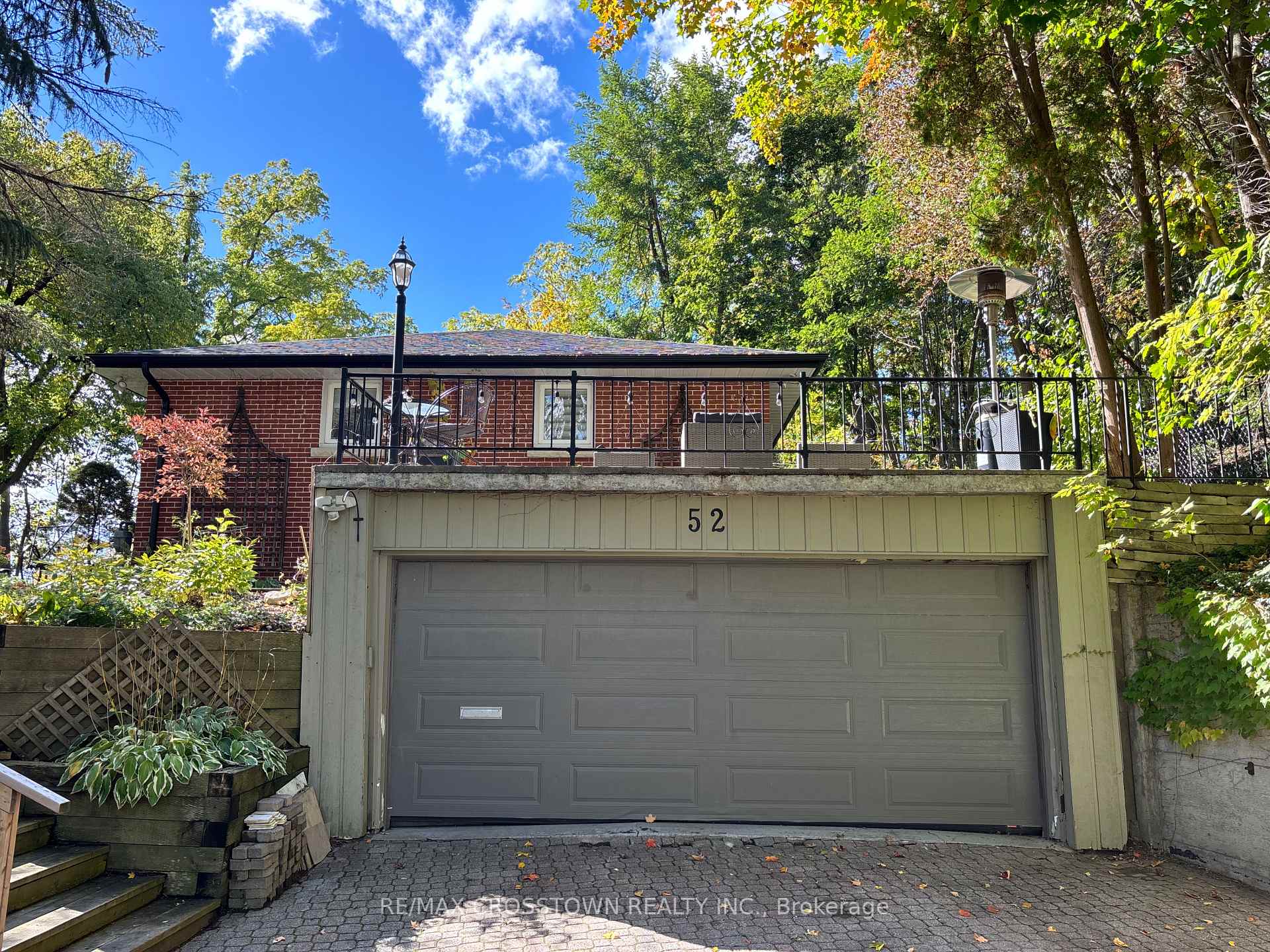 Photo 2 of 52 Rodney Street, Barrie, North Shore — HOMEH