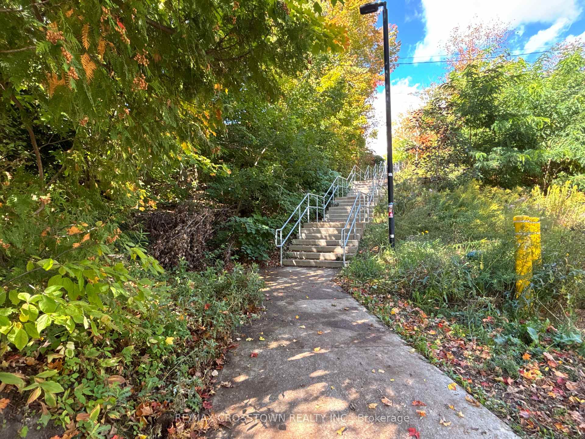 Photo 23 of 52 Rodney Street, Barrie, North Shore — HOMEH