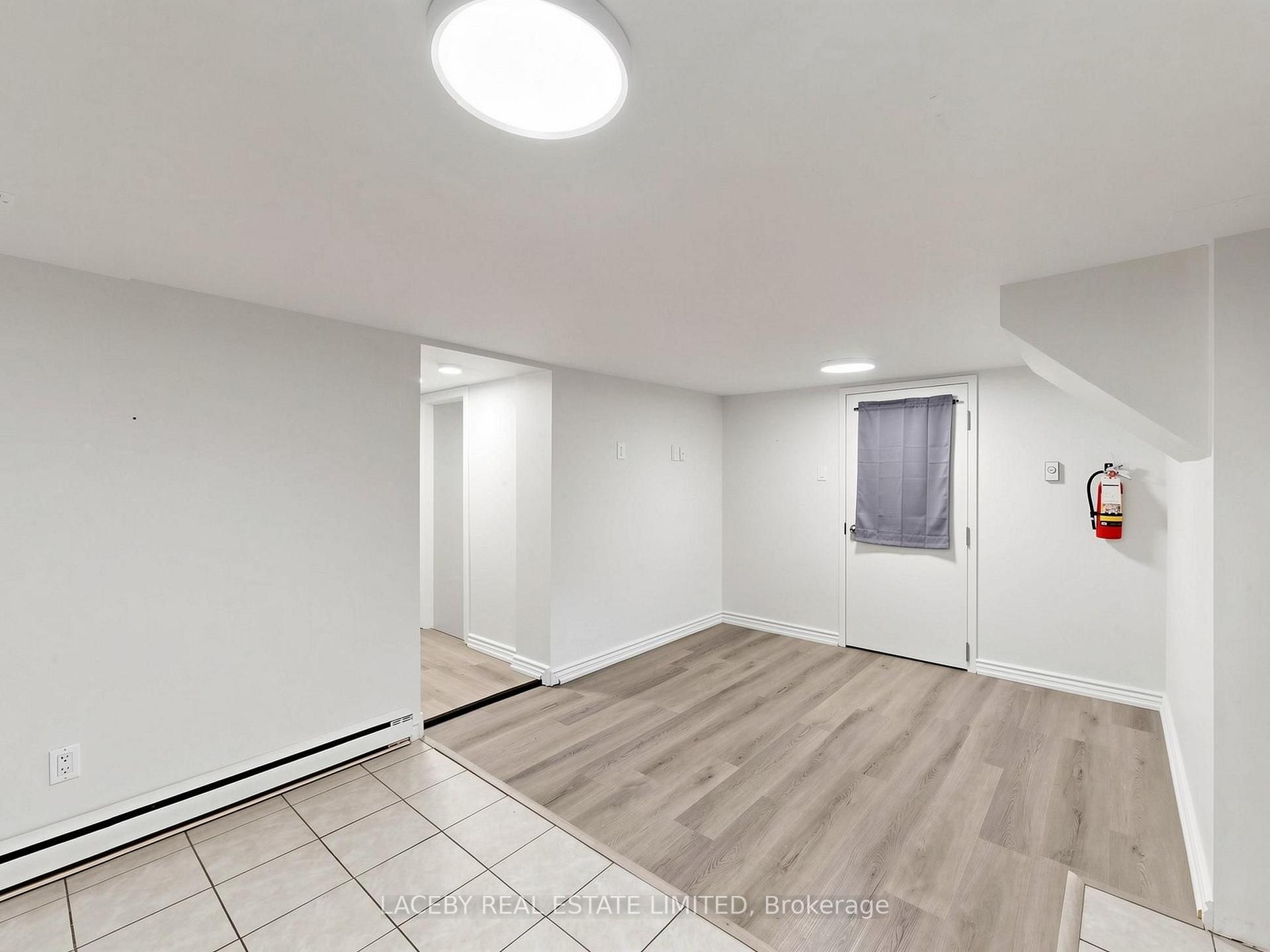 Photo 4 of Unit D, 2163 King Road, King, King City — HOMEH