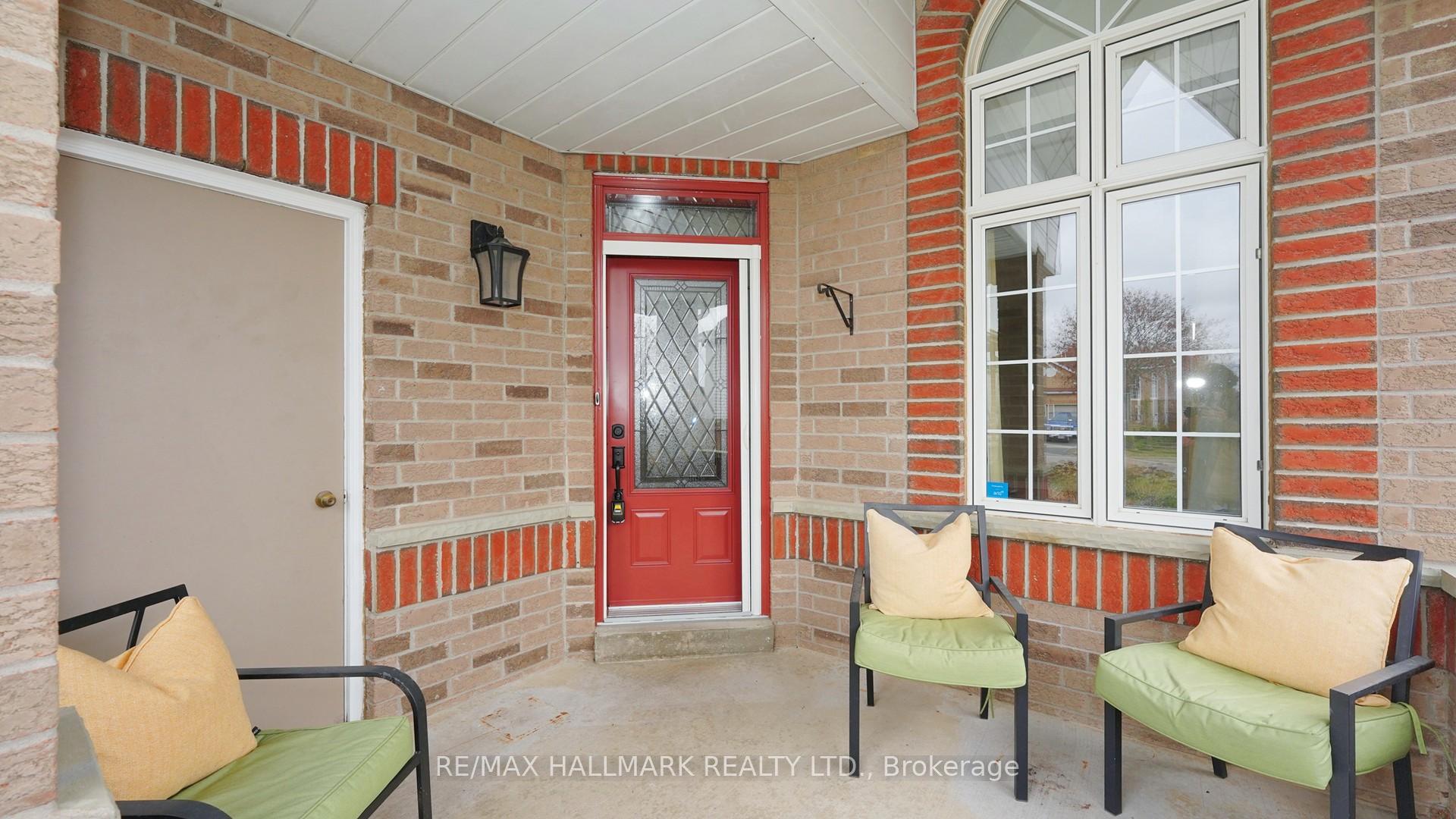 Photo 4 of Unit Upper, 1035 Beatrice Street E, Oshawa, Pinecrest — HOMEH