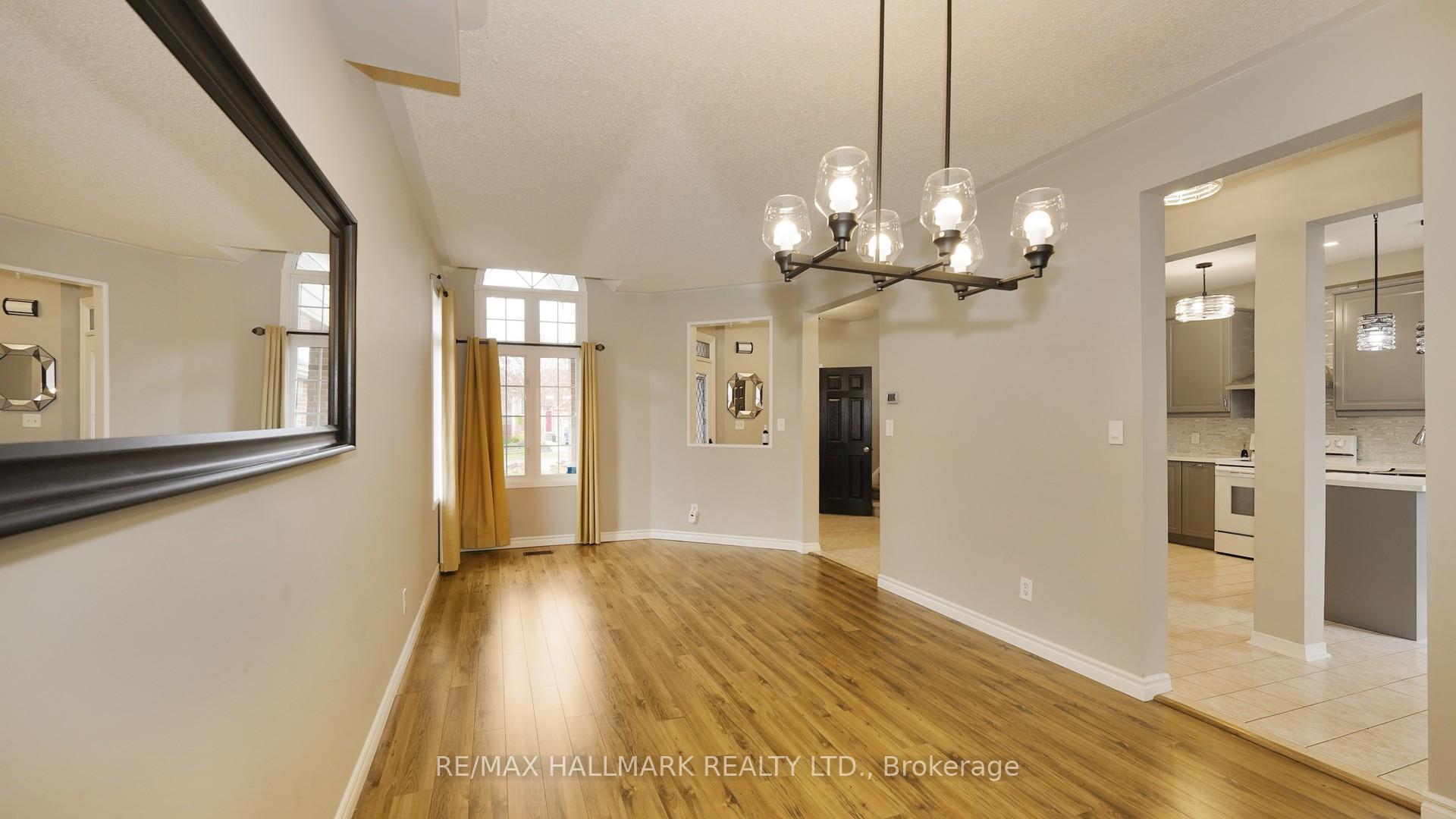 Photo 6 of Unit Upper, 1035 Beatrice Street E, Oshawa, Pinecrest — HOMEH