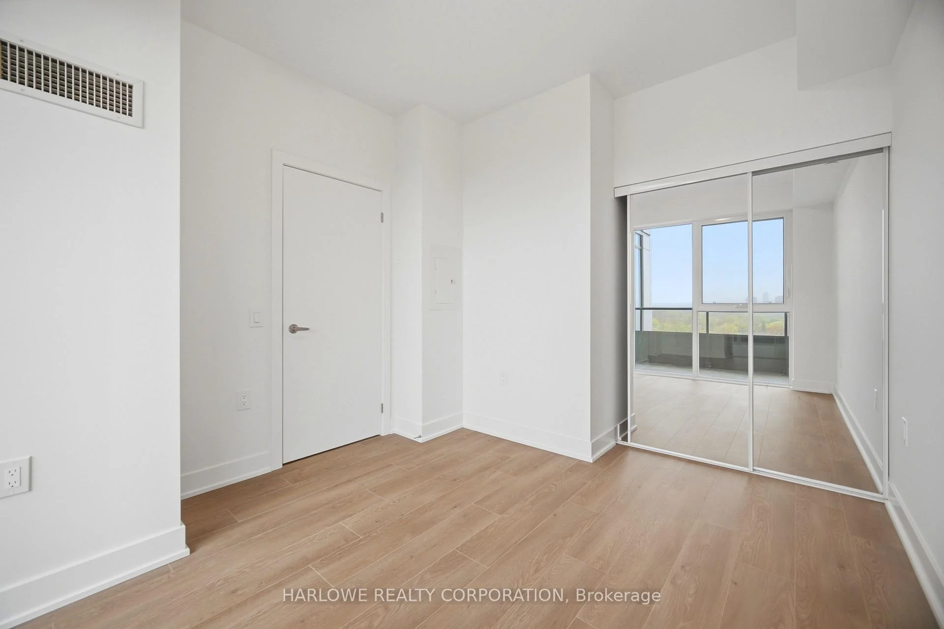 Photo 10 of Unit 307, 2088 James Street, Burlington, Brant — HOMEH