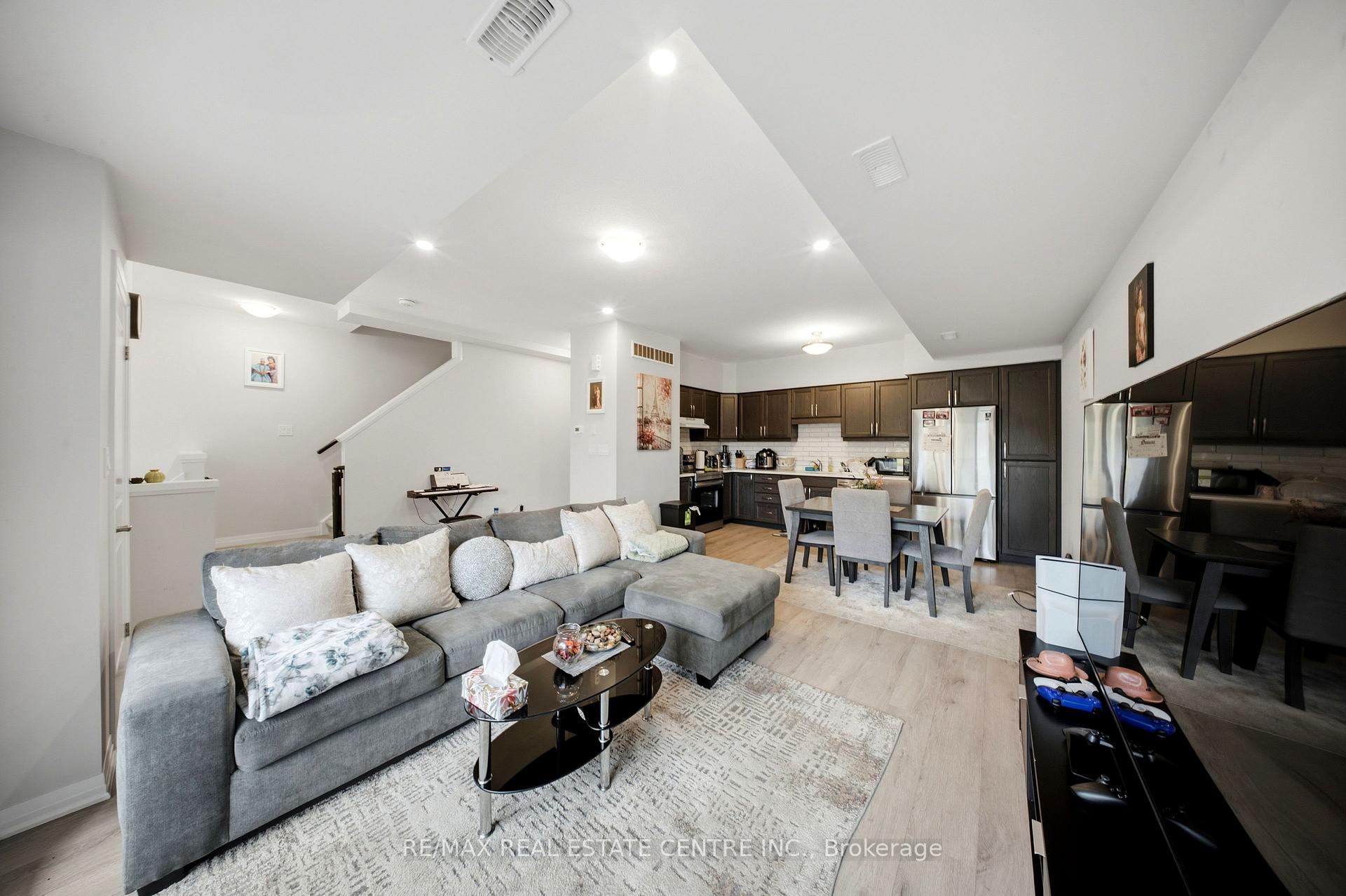 Photo 9 of 57 Progress Crescent, Kitchener, Trussler — HOMEH