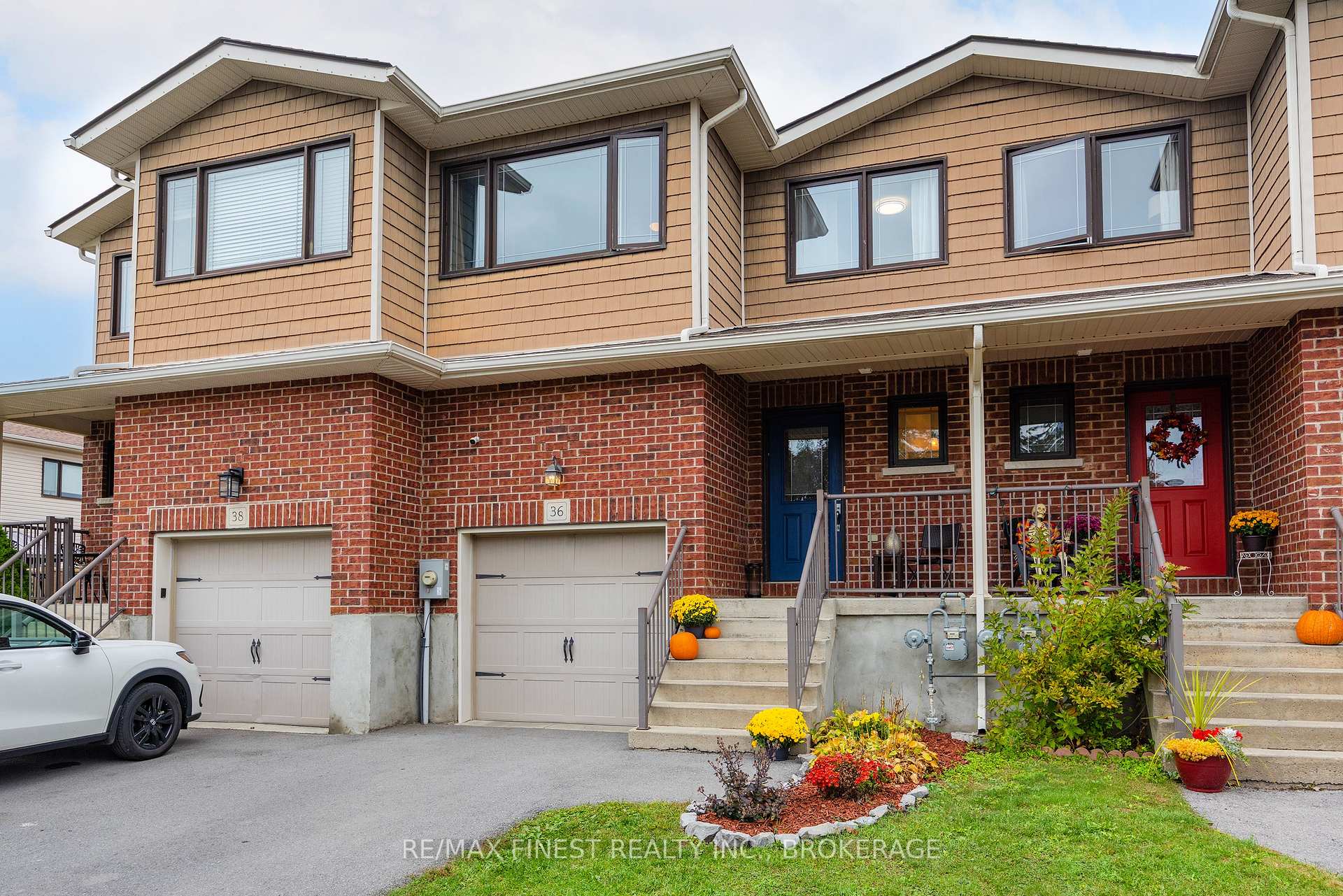 Photo 4 of 36 Amherst Drive, Loyalist, Amherstview — HOMEH