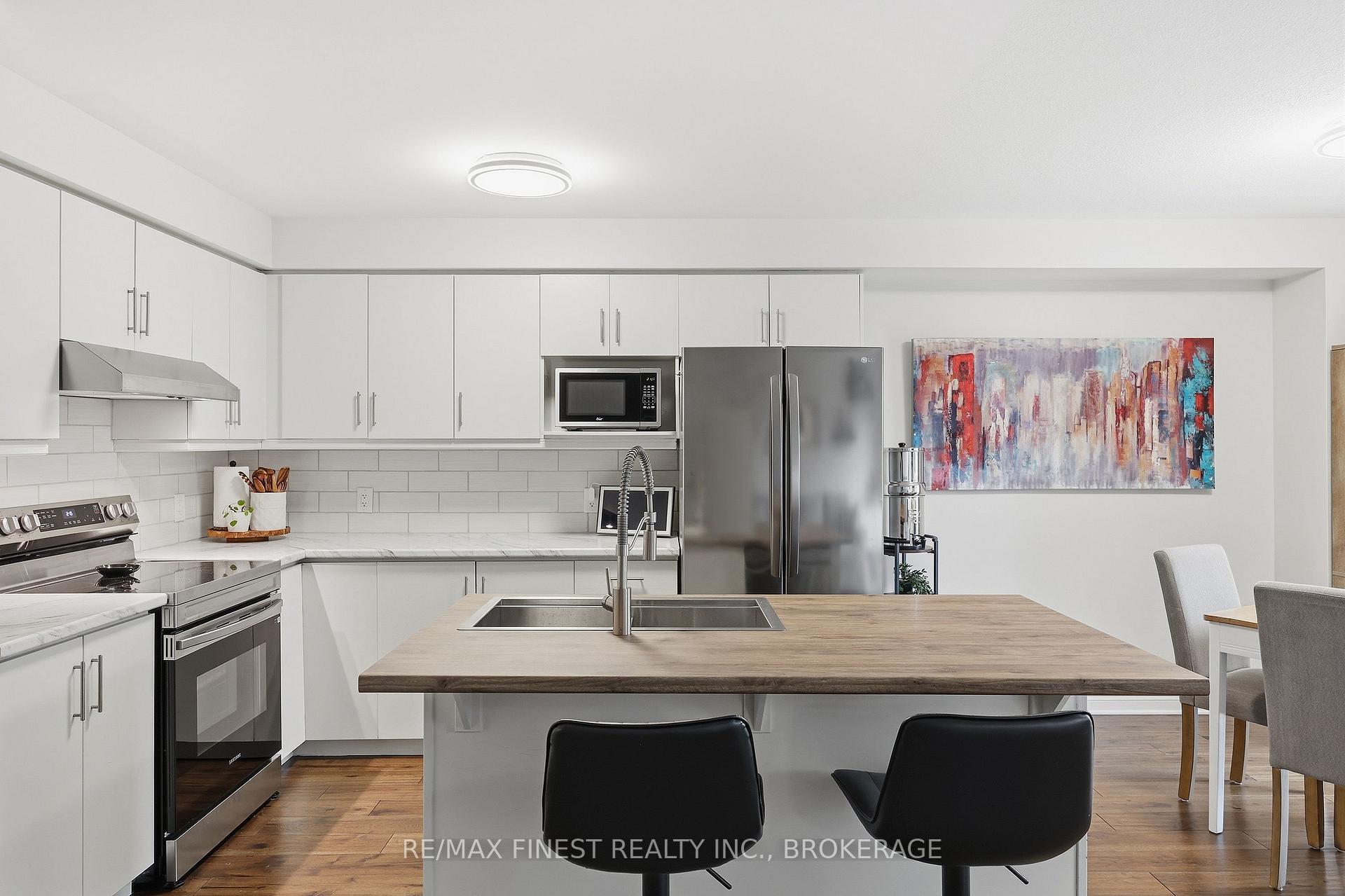 Photo 12 of 36 Amherst Drive, Loyalist, Amherstview — HOMEH