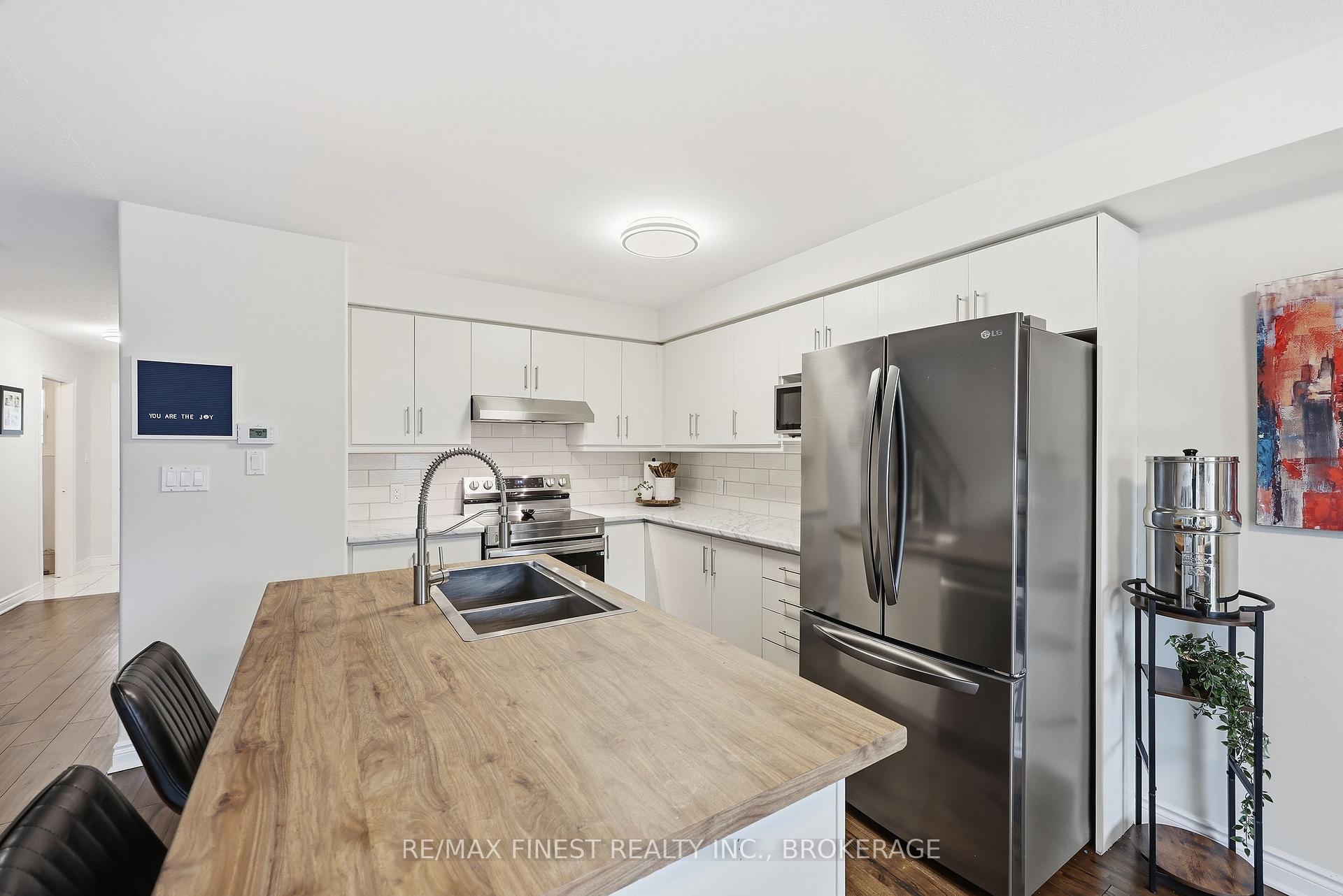 Photo 14 of 36 Amherst Drive, Loyalist, Amherstview — HOMEH