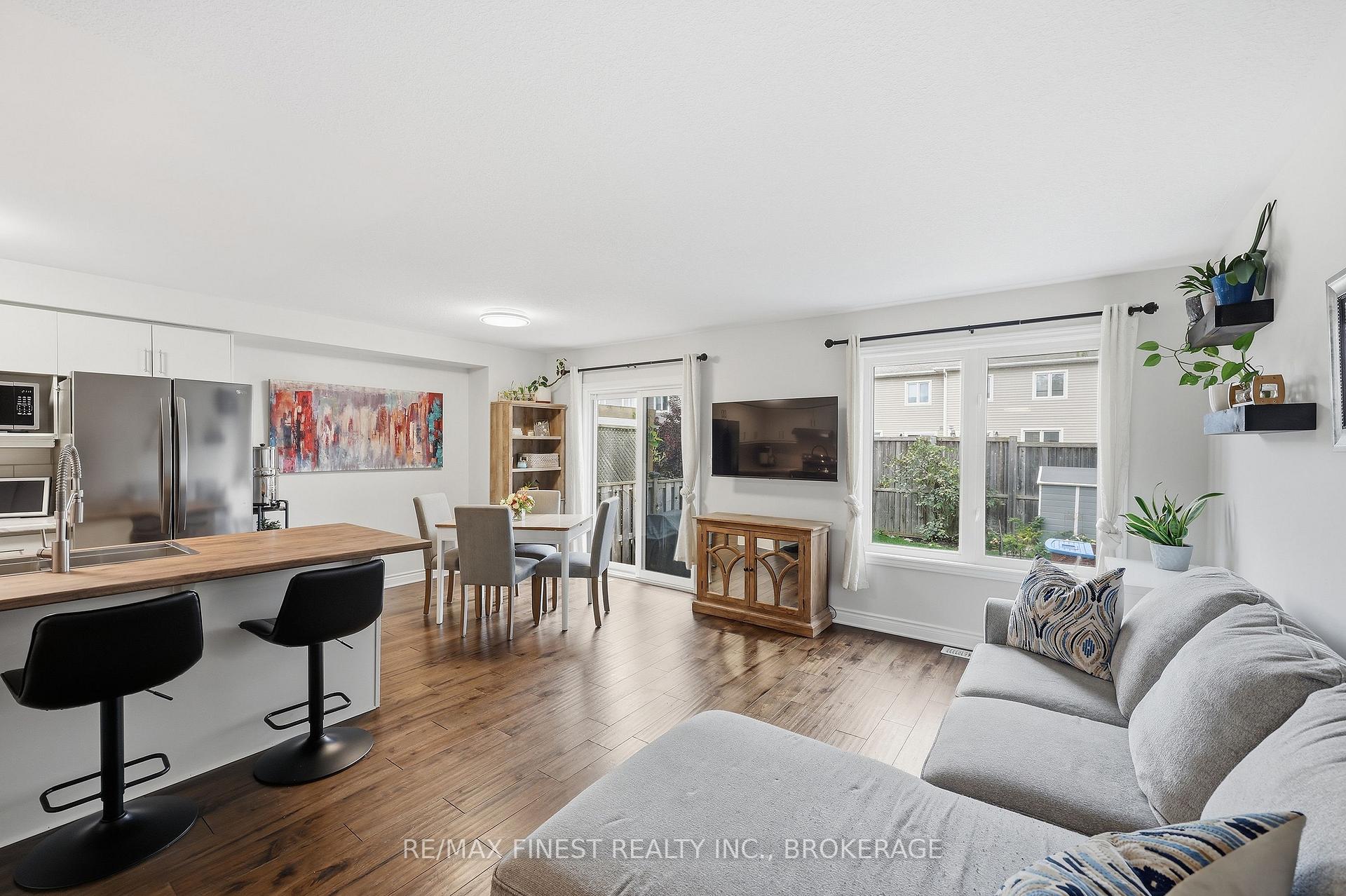 Photo 17 of 36 Amherst Drive, Loyalist, Amherstview — HOMEH