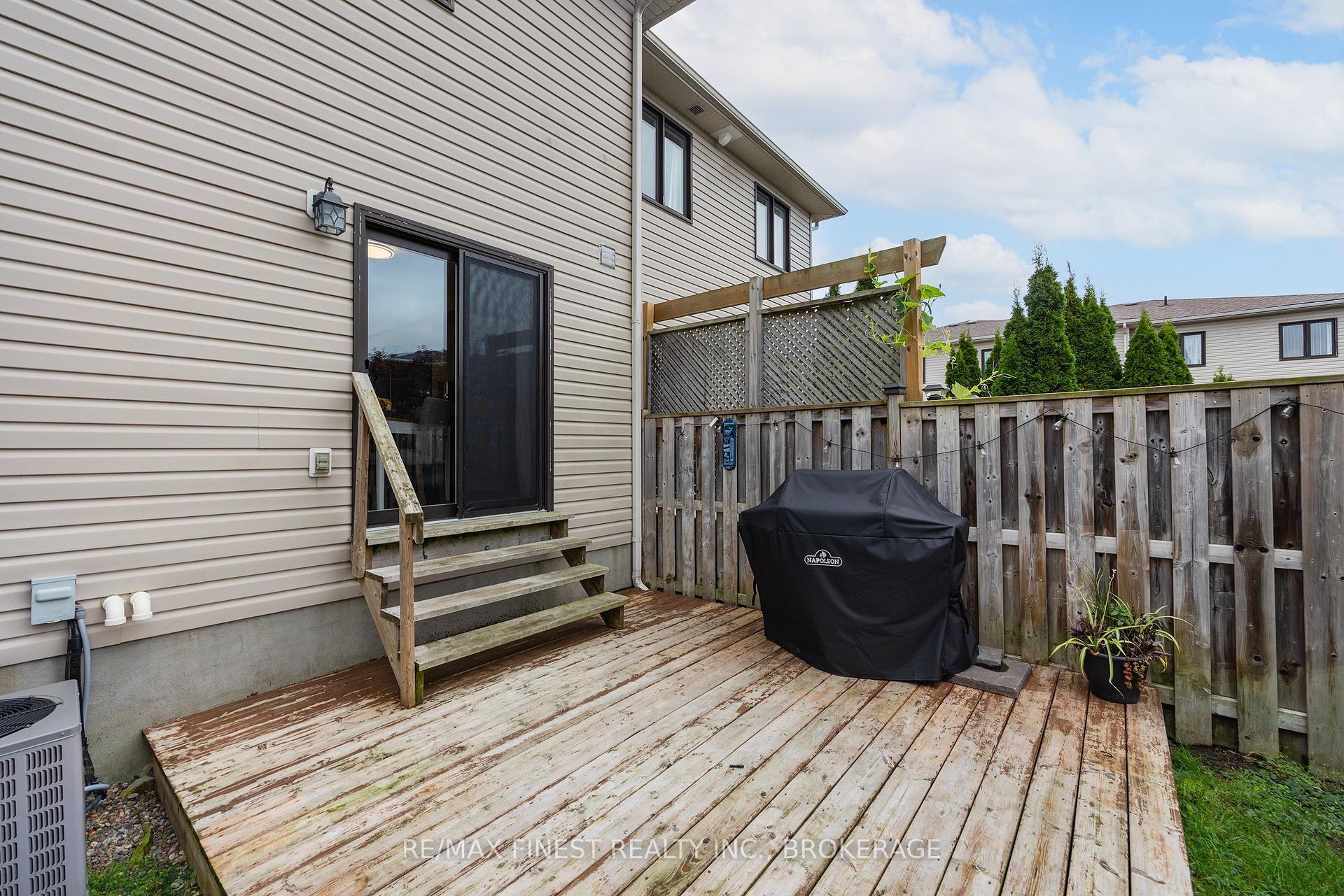 Photo 38 of 36 Amherst Drive, Loyalist, Amherstview — HOMEH