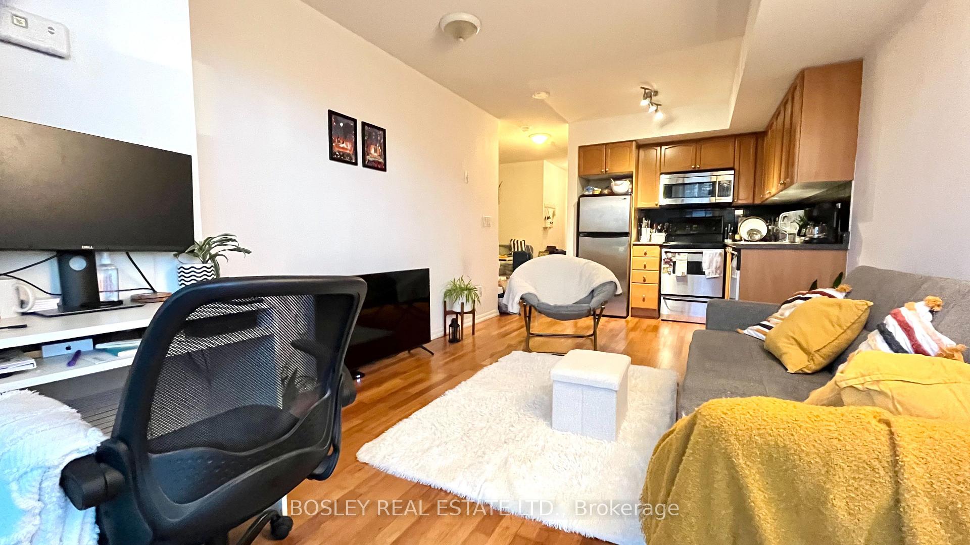 Photo 4 of Unit 618, 231 Fort York Boulevard, Toronto, Niagara — HOMEH