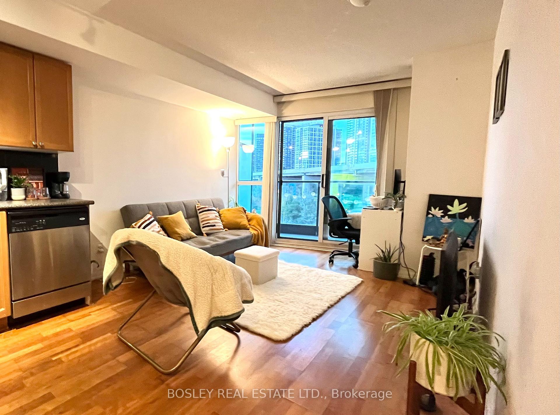 Photo 7 of Unit 618, 231 Fort York Boulevard, Toronto, Niagara — HOMEH