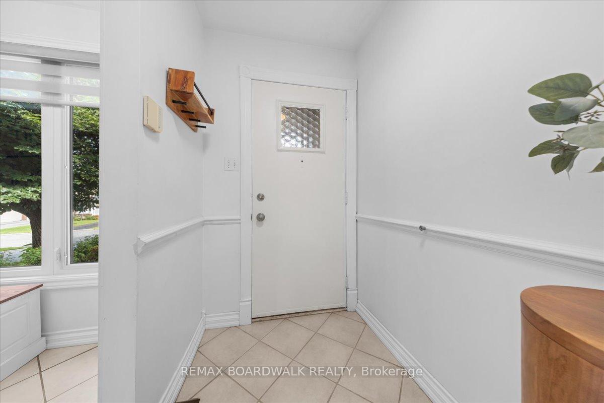 Photo 3 of 6584 Legault Street, Ottawa, Chateauneuf — HOMEH