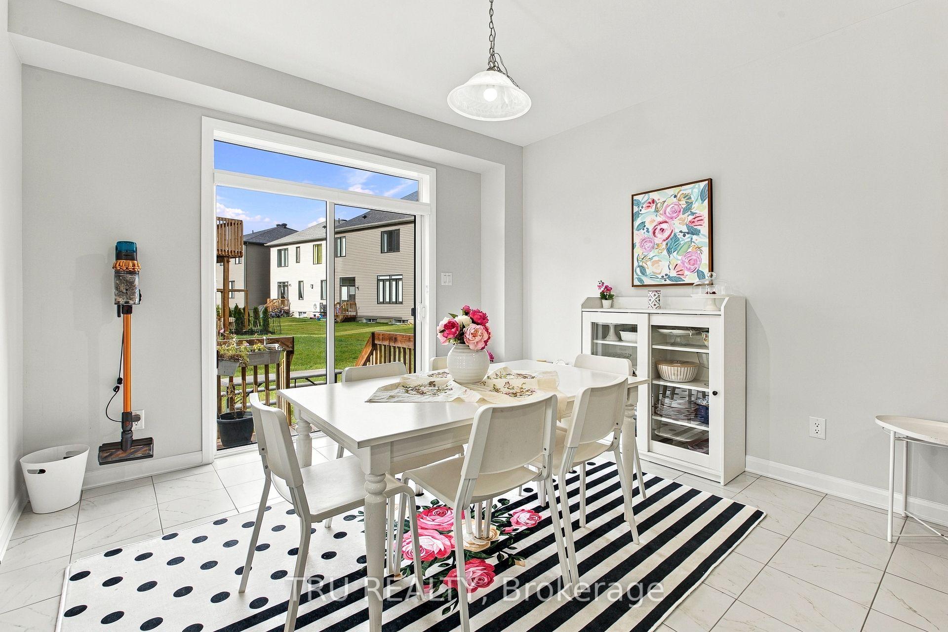 Photo 12 of 624 Galarneau Way, Ottawa, Kanata - Morgan's Grant/South March — HOMEH