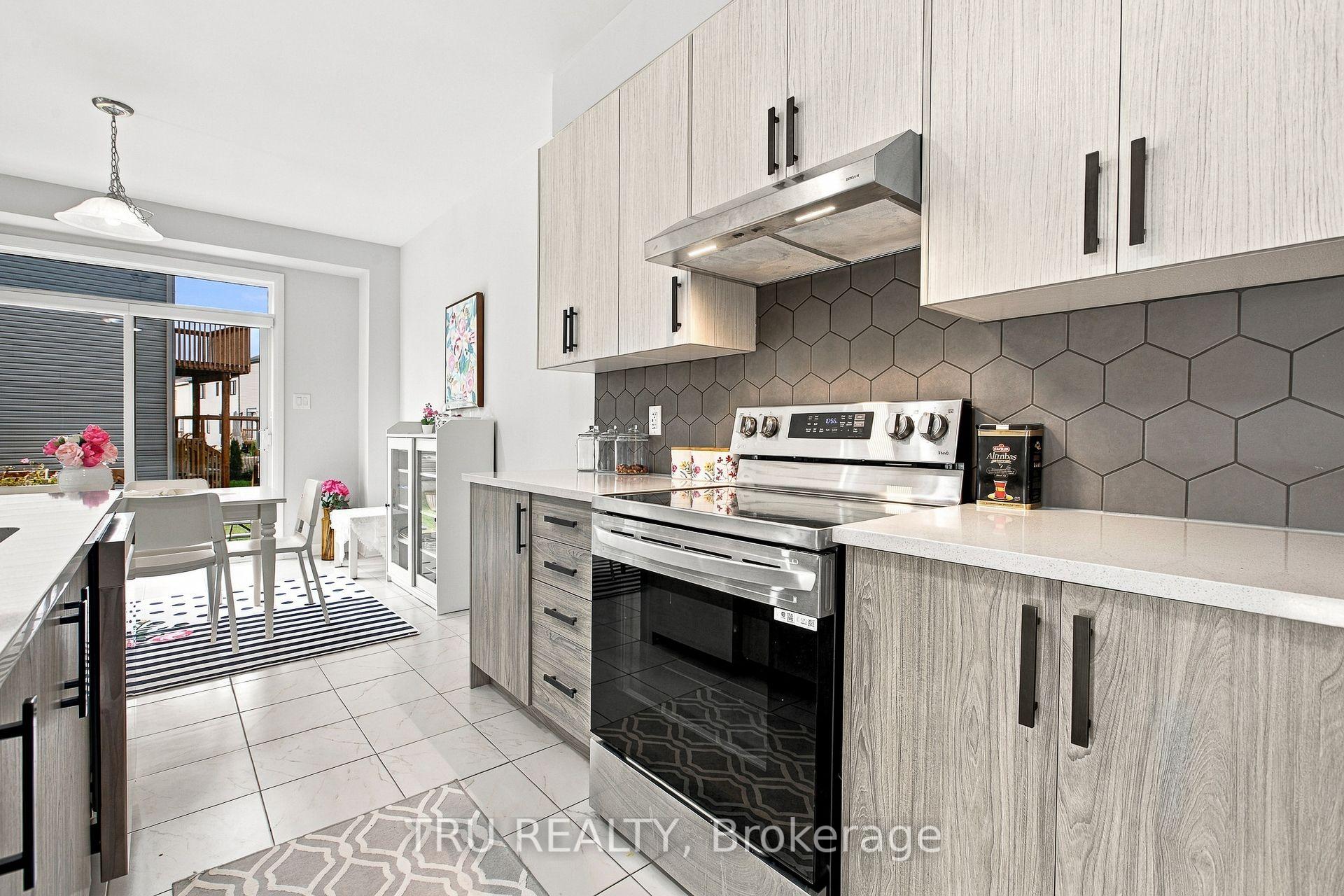 Photo 17 of 624 Galarneau Way, Ottawa, Kanata - Morgan's Grant/South March — HOMEH