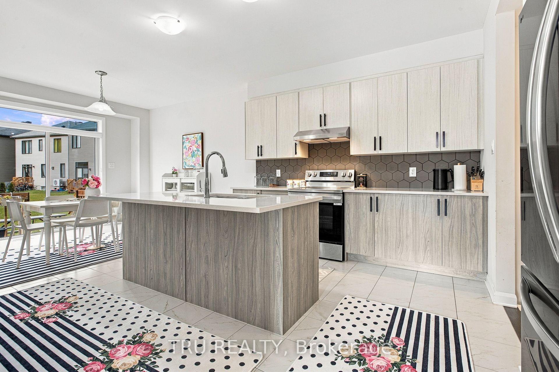 Photo 18 of 624 Galarneau Way, Ottawa, Kanata - Morgan's Grant/South March — HOMEH