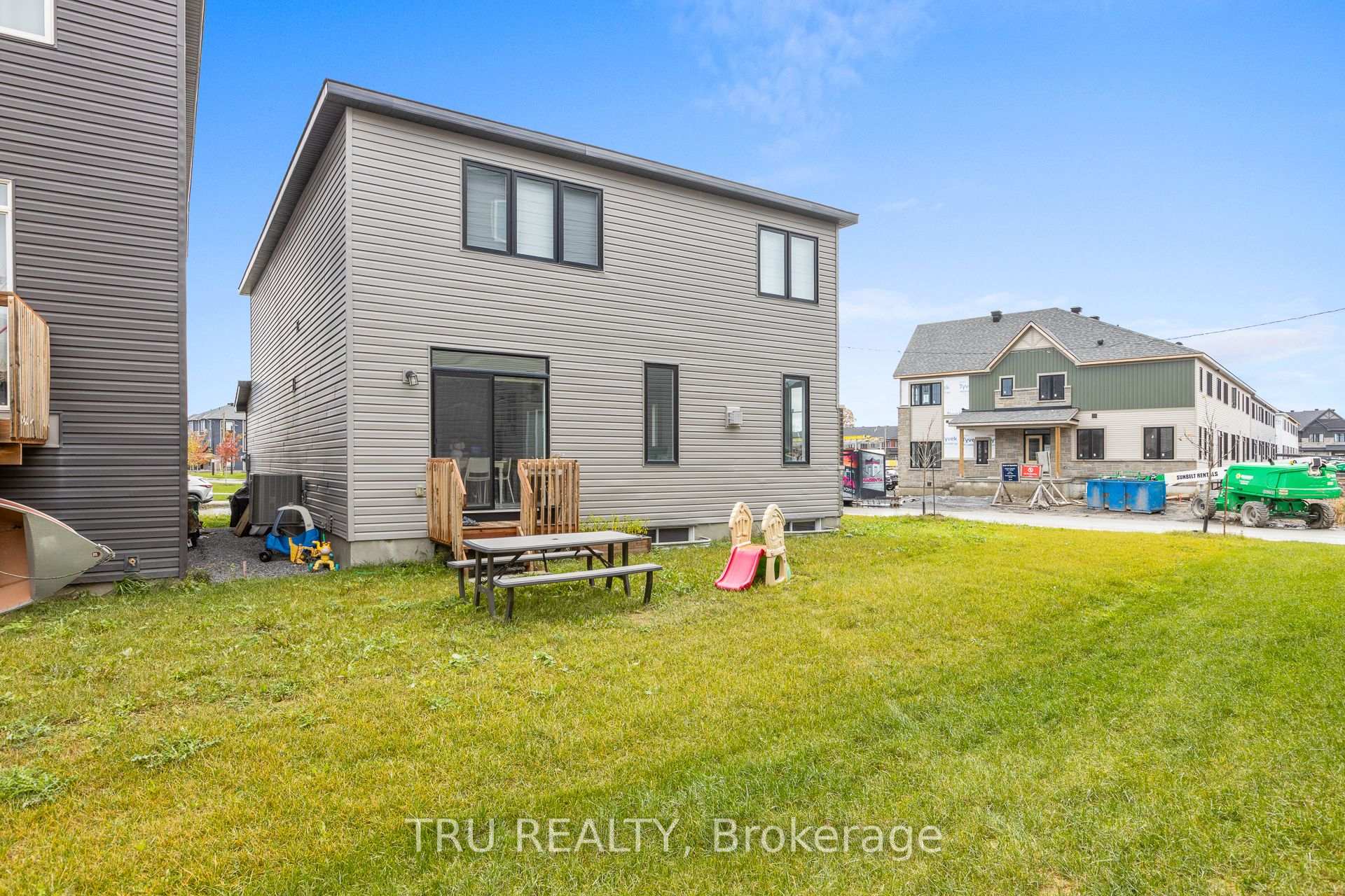 Photo 37 of 624 Galarneau Way, Ottawa, Kanata - Morgan's Grant/South March — HOMEH