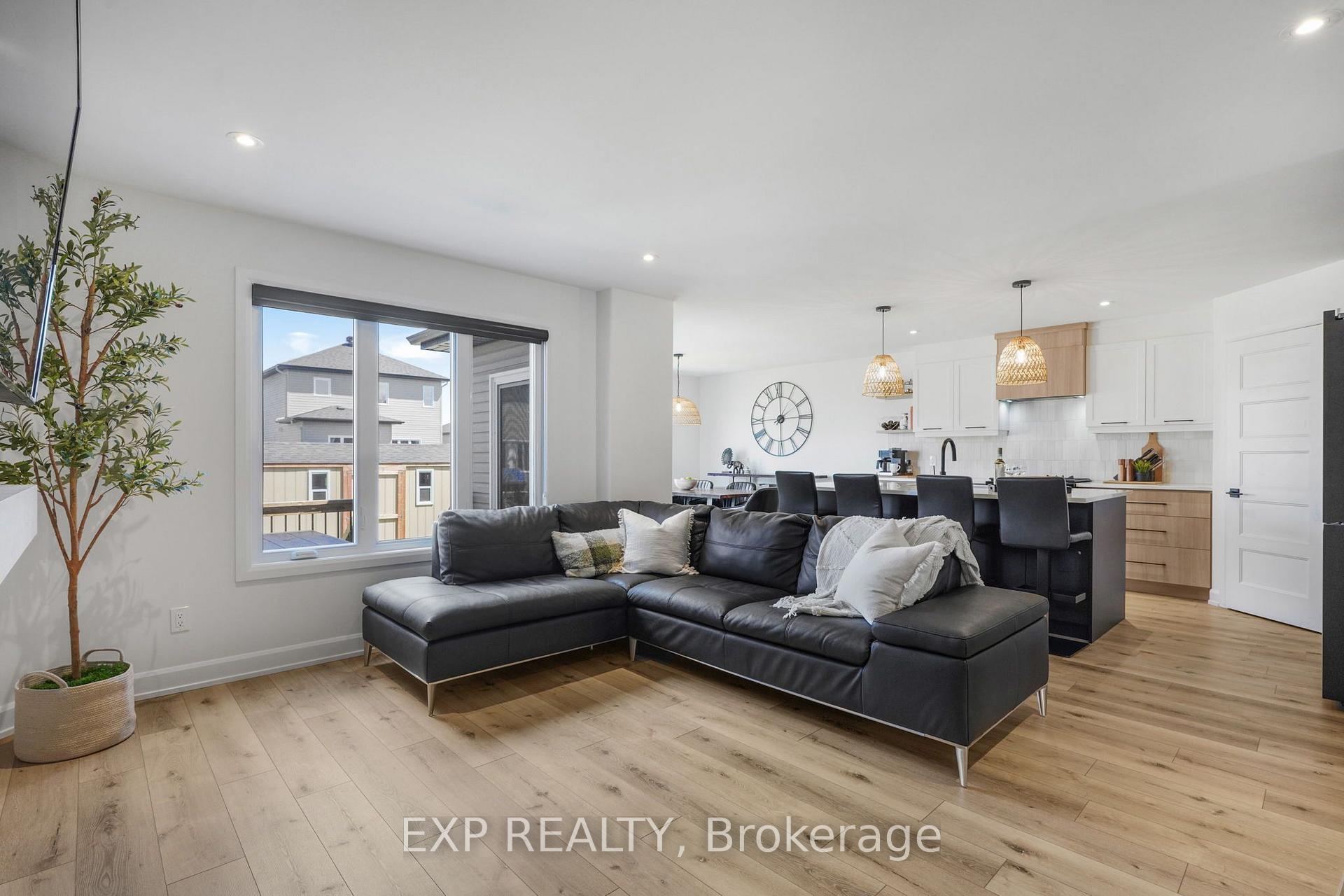 Photo 7 of 1200 Montblanc Crescent, Russell, Embrun — HOMEH