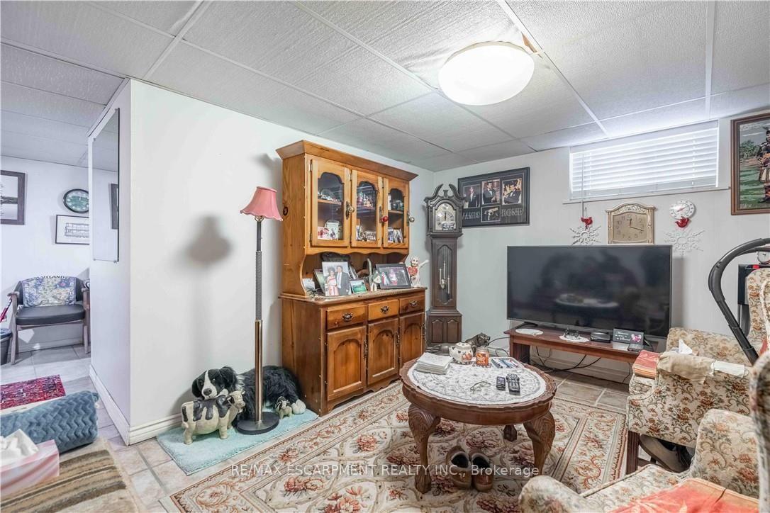 Photo 10 of 374 Upper Wentworth Street W, Hamilton, Inch Park — HOMEH