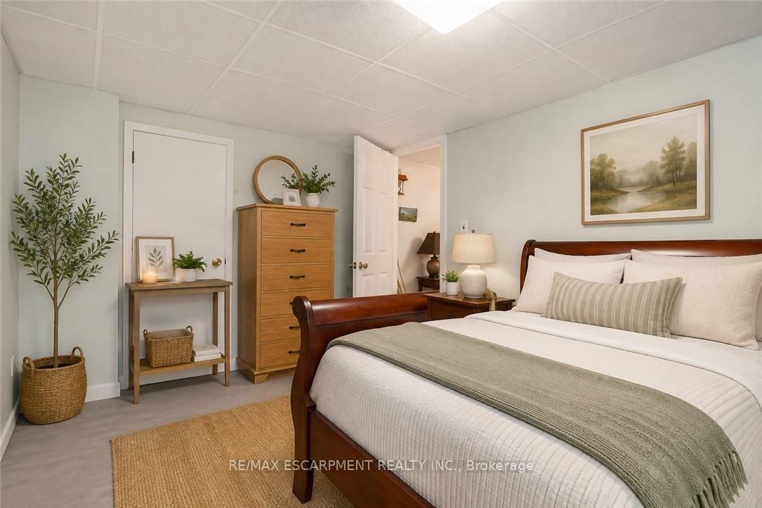 Photo 12 of 374 Upper Wentworth Street W, Hamilton, Inch Park — HOMEH