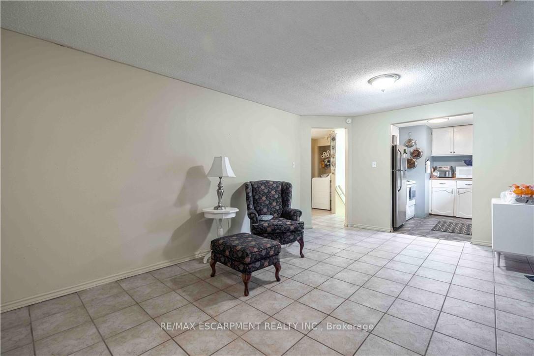 Photo 16 of 374 Upper Wentworth Street W, Hamilton, Inch Park — HOMEH