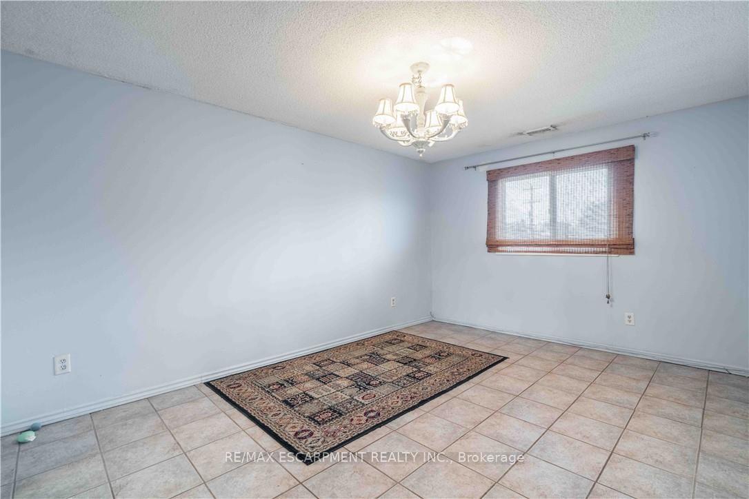 Photo 21 of 374 Upper Wentworth Street W, Hamilton, Inch Park — HOMEH