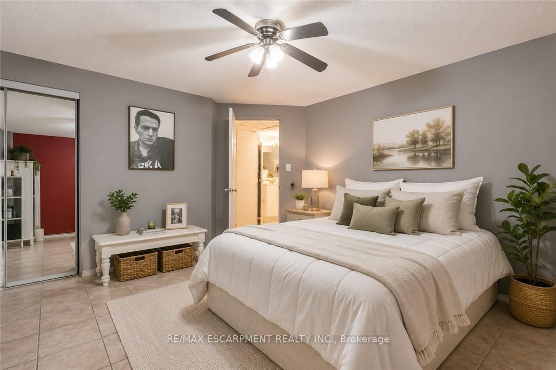 Photo 24 of 374 Upper Wentworth Street W, Hamilton, Inch Park — HOMEH