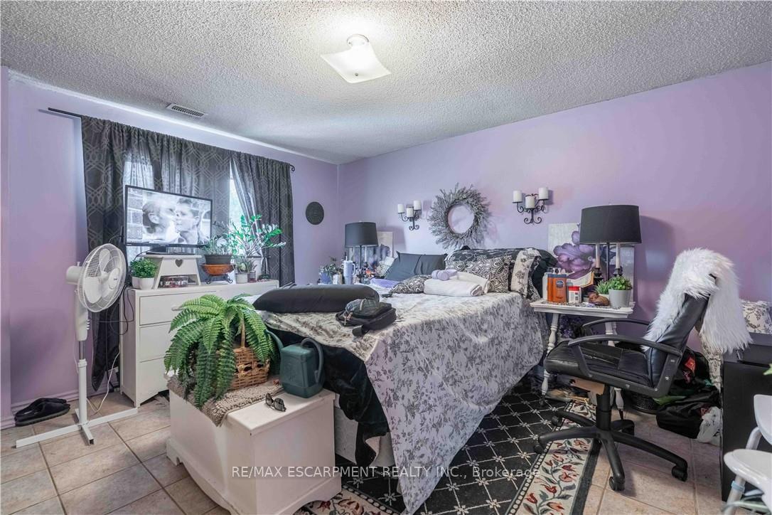 Photo 26 of 374 Upper Wentworth Street W, Hamilton, Inch Park — HOMEH
