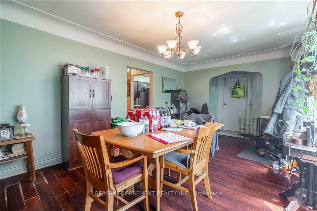 Photo 31 of 374 Upper Wentworth Street W, Hamilton, Inch Park — HOMEH