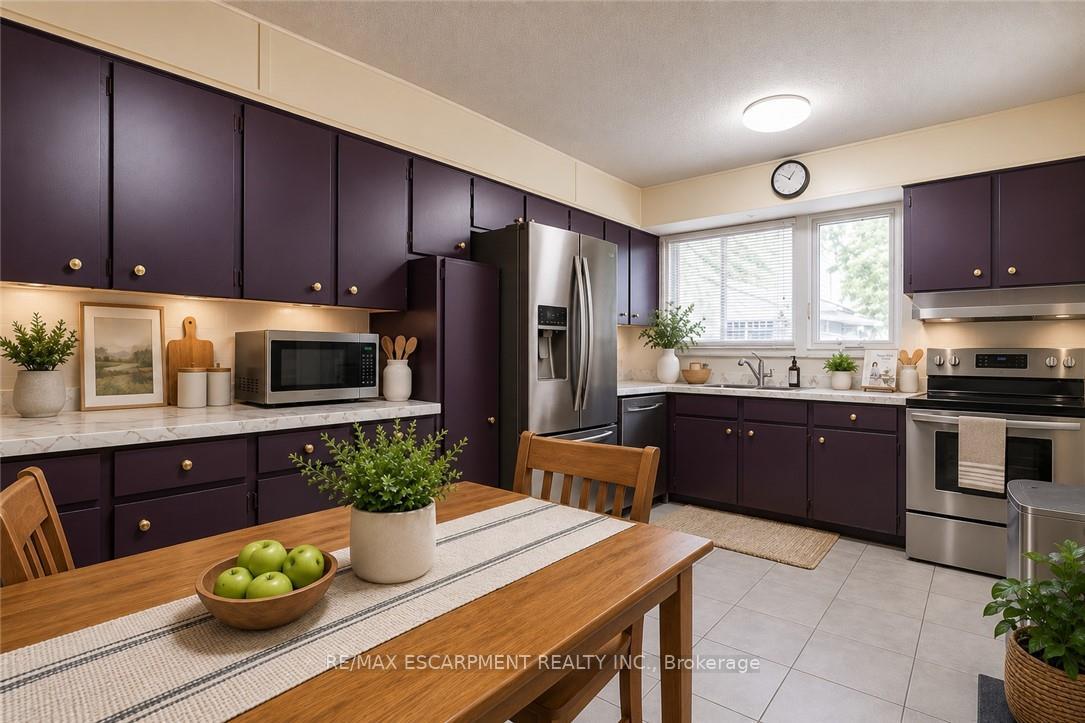 Photo 32 of 374 Upper Wentworth Street W, Hamilton, Inch Park — HOMEH