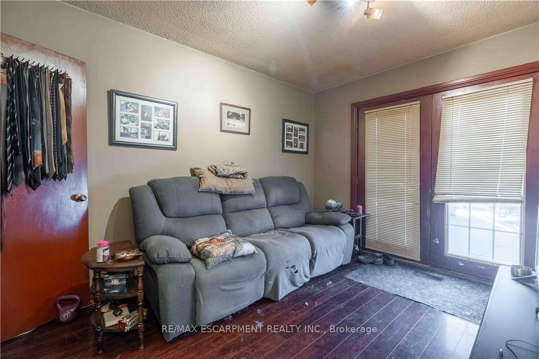 Photo 35 of 374 Upper Wentworth Street W, Hamilton, Inch Park — HOMEH