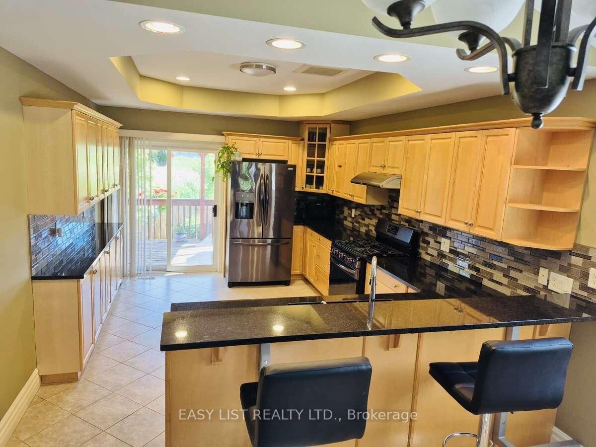 Photo 9 of 1589 Meridian Street, Windsor, Roseland East — HOMEH