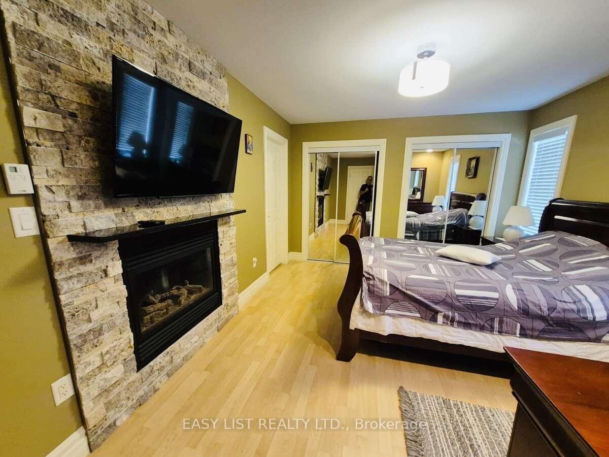 Photo 11 of 1589 Meridian Street, Windsor, Roseland East — HOMEH