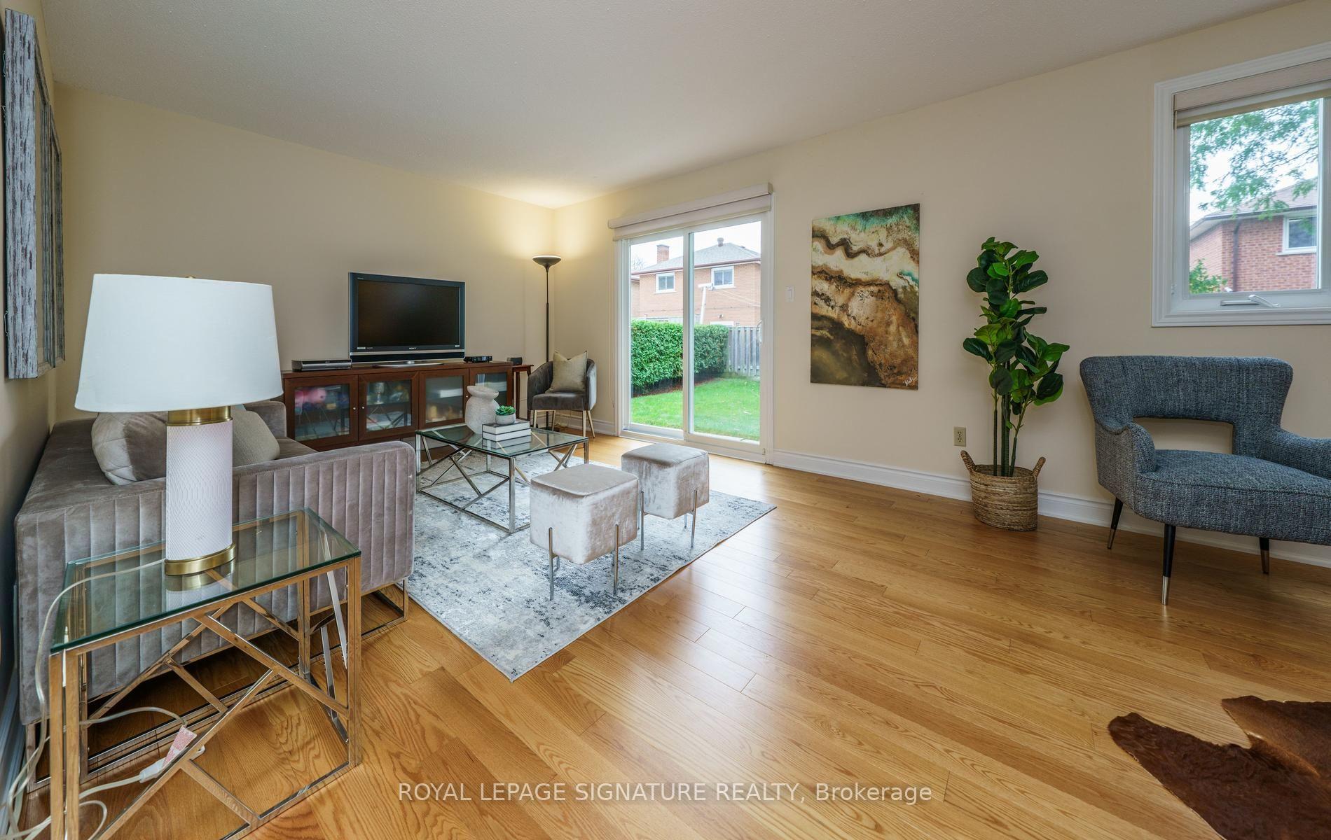 Photo 7 of 68 Ellenhall Square, Scarborough, Steeles — HOMEH