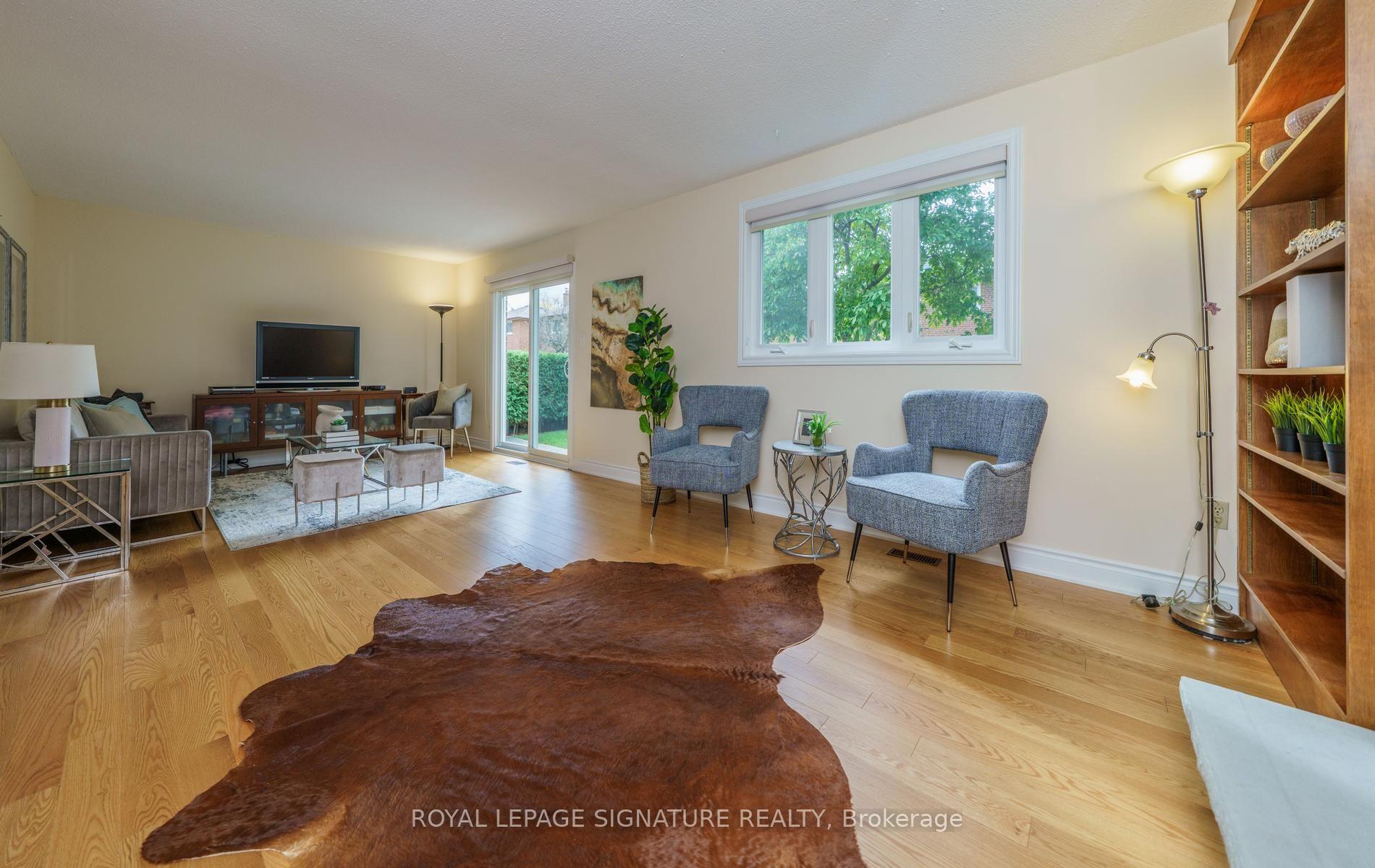 Photo 9 of 68 Ellenhall Square, Scarborough, Steeles — HOMEH