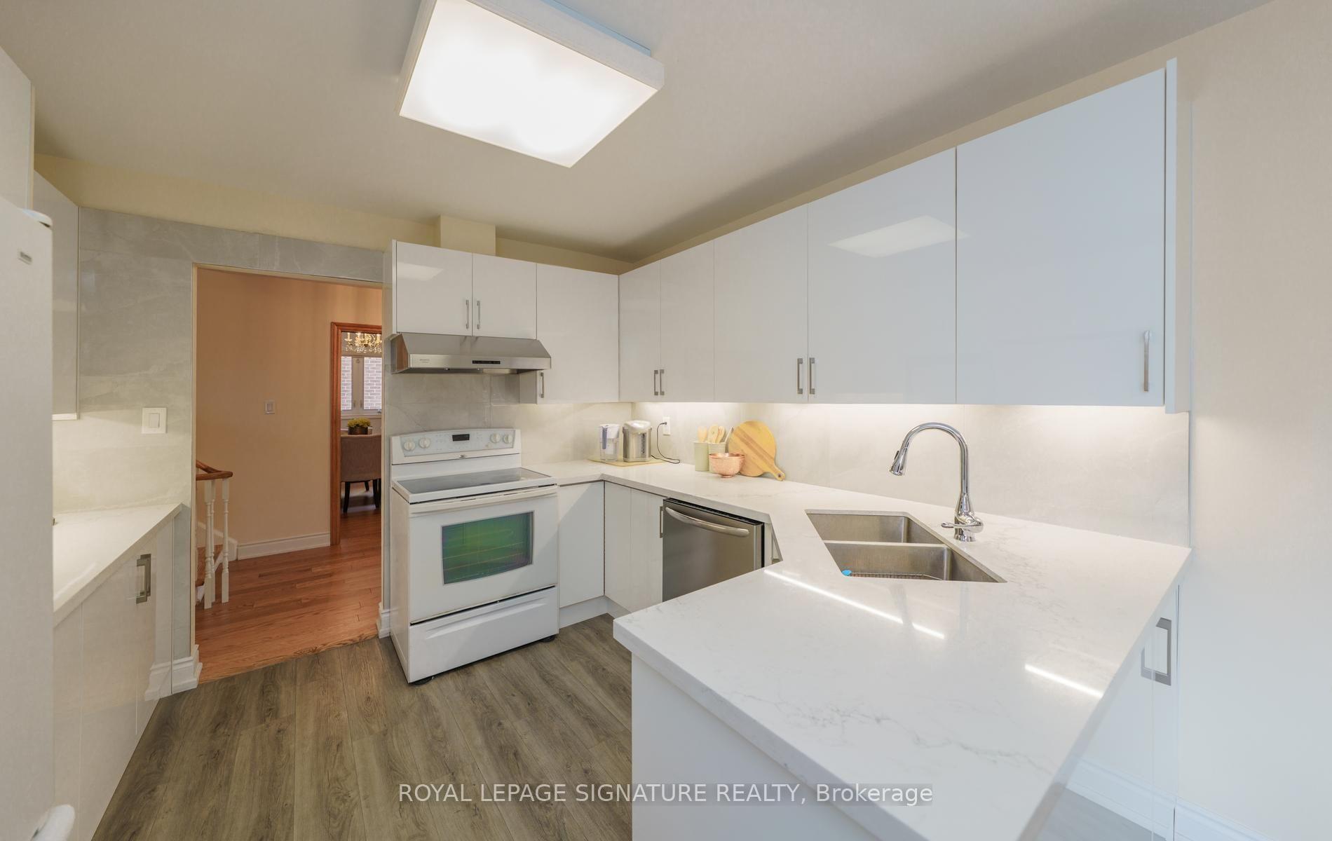 Photo 11 of 68 Ellenhall Square, Scarborough, Steeles — HOMEH