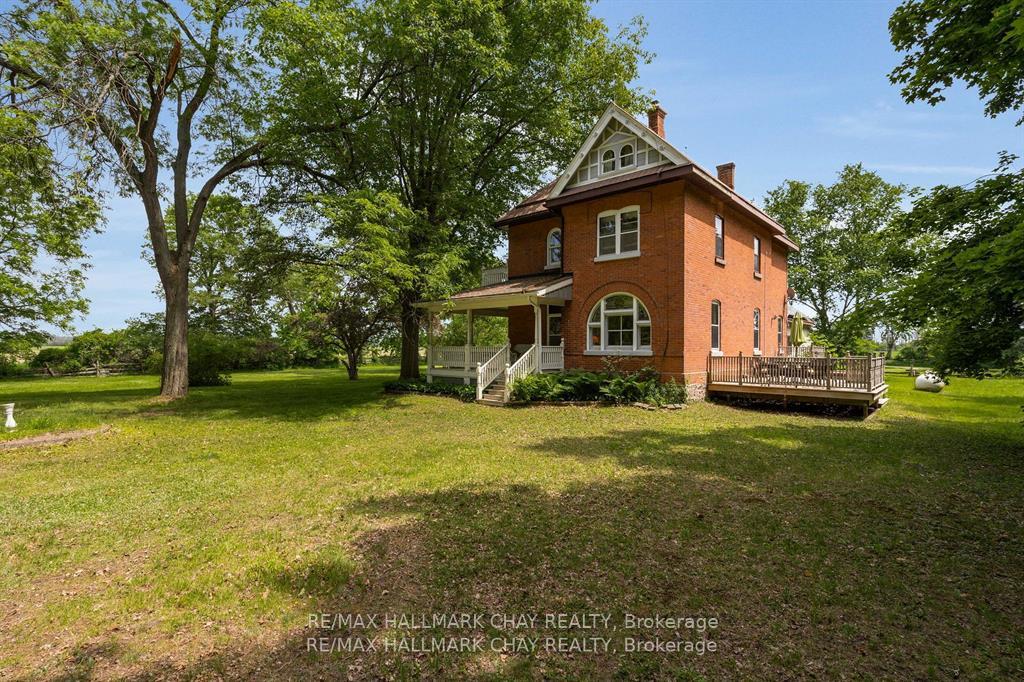 Photo 2 of 1407 Flos 8 Road W, Springwater, Rural Springwater — HOMEH
