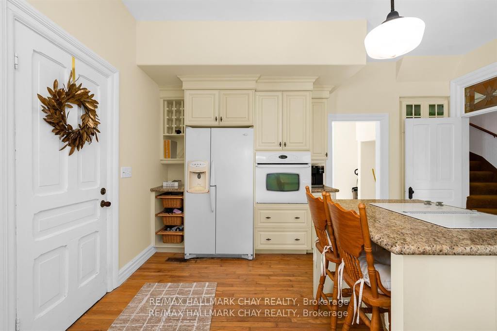 Photo 14 of 1407 Flos 8 Road W, Springwater, Rural Springwater — HOMEH