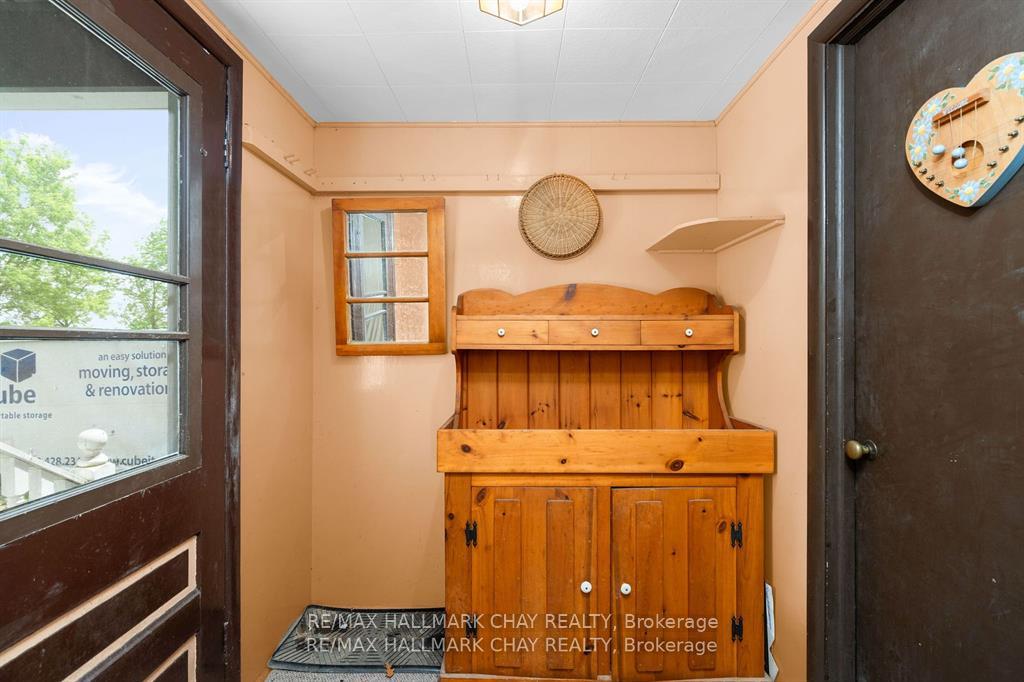 Photo 17 of 1407 Flos 8 Road W, Springwater, Rural Springwater — HOMEH