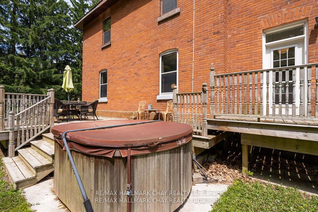 Photo 32 of 1407 Flos 8 Road W, Springwater, Rural Springwater — HOMEH