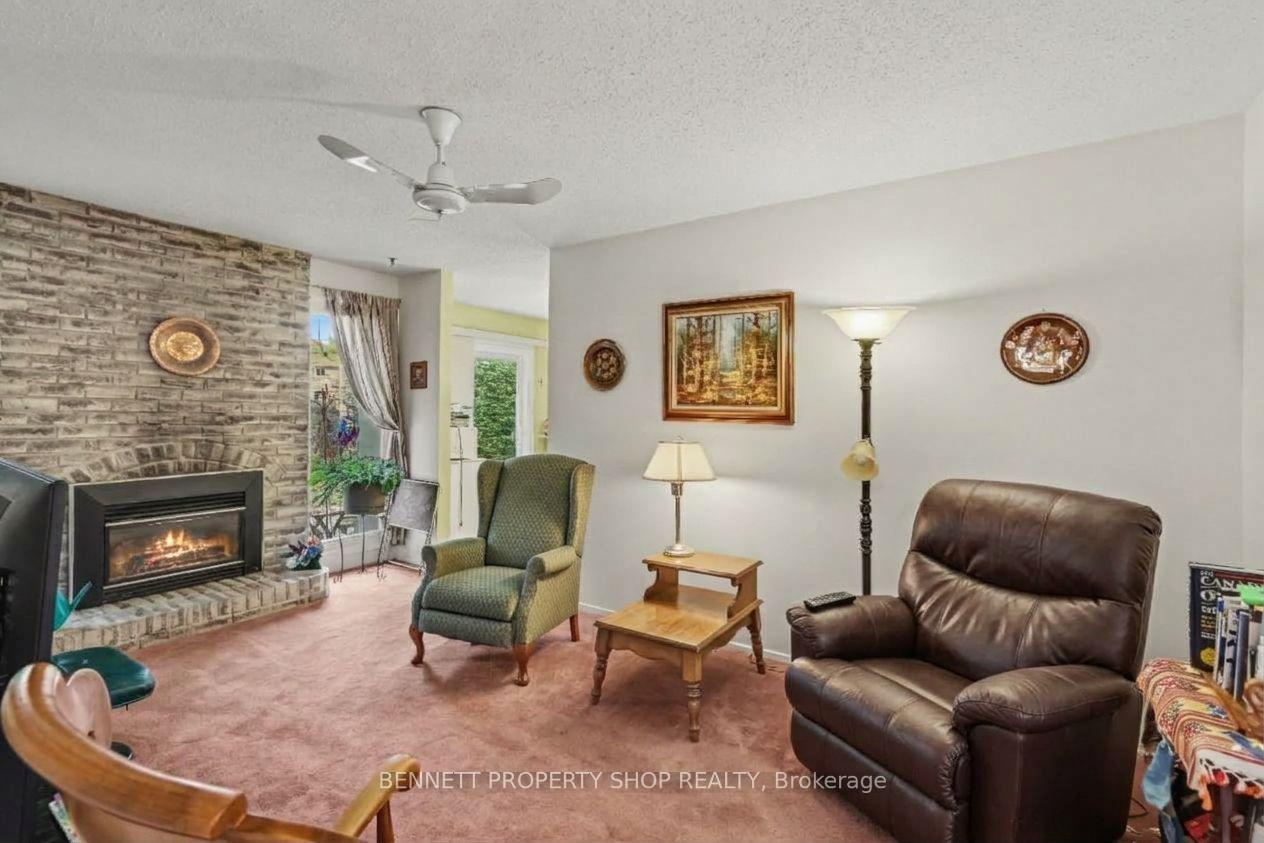 Photo 5 of 872 Lawnsberry Drive, Ottawa, Chatelaine Village — HOMEH