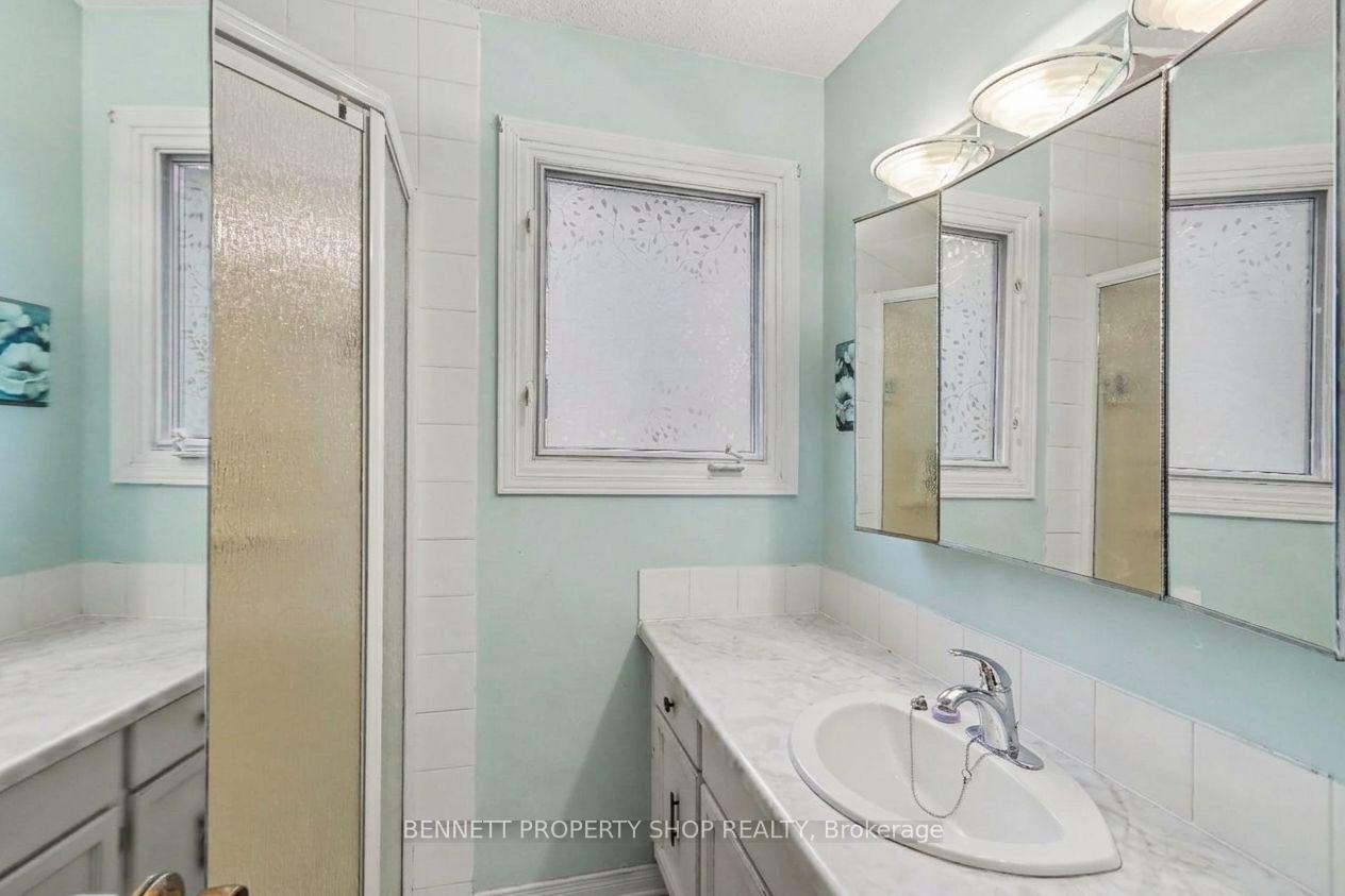 Photo 11 of 872 Lawnsberry Drive, Ottawa, Chatelaine Village — HOMEH