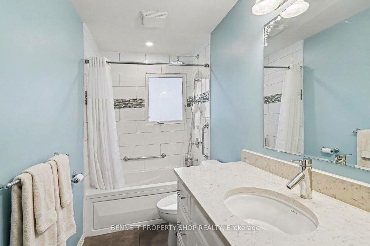 Photo 12 of 872 Lawnsberry Drive, Ottawa, Chatelaine Village — HOMEH
