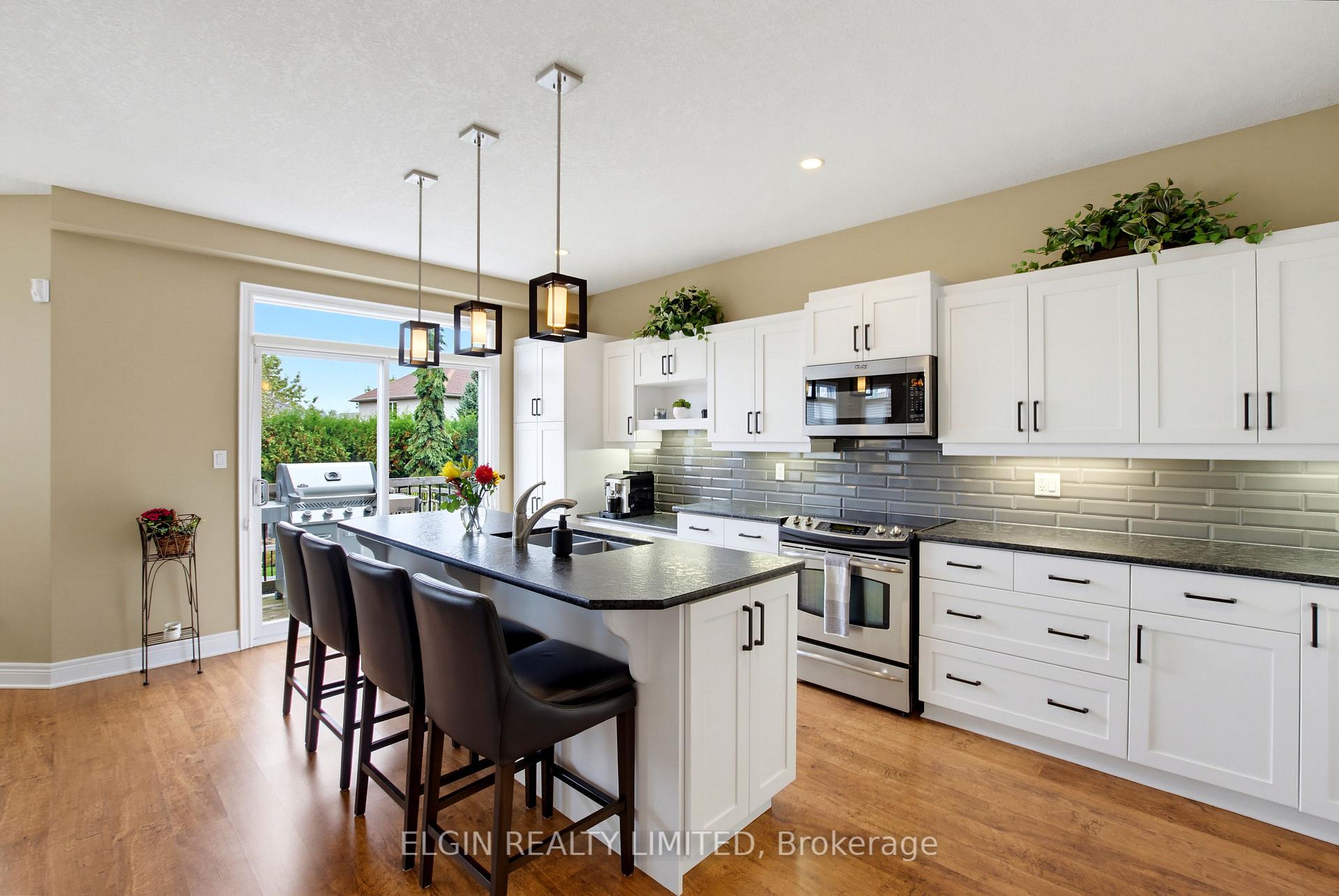 Photo 9 of 15 Oriole Lane, St. Thomas — HOMEH