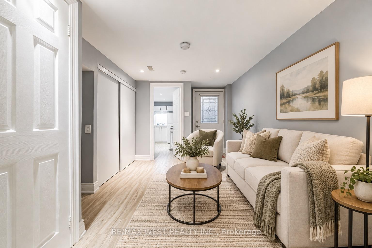 Photo 11 of 149 Chisholm Avenue, Toronto, Woodbine-Lumsden — HOMEH
