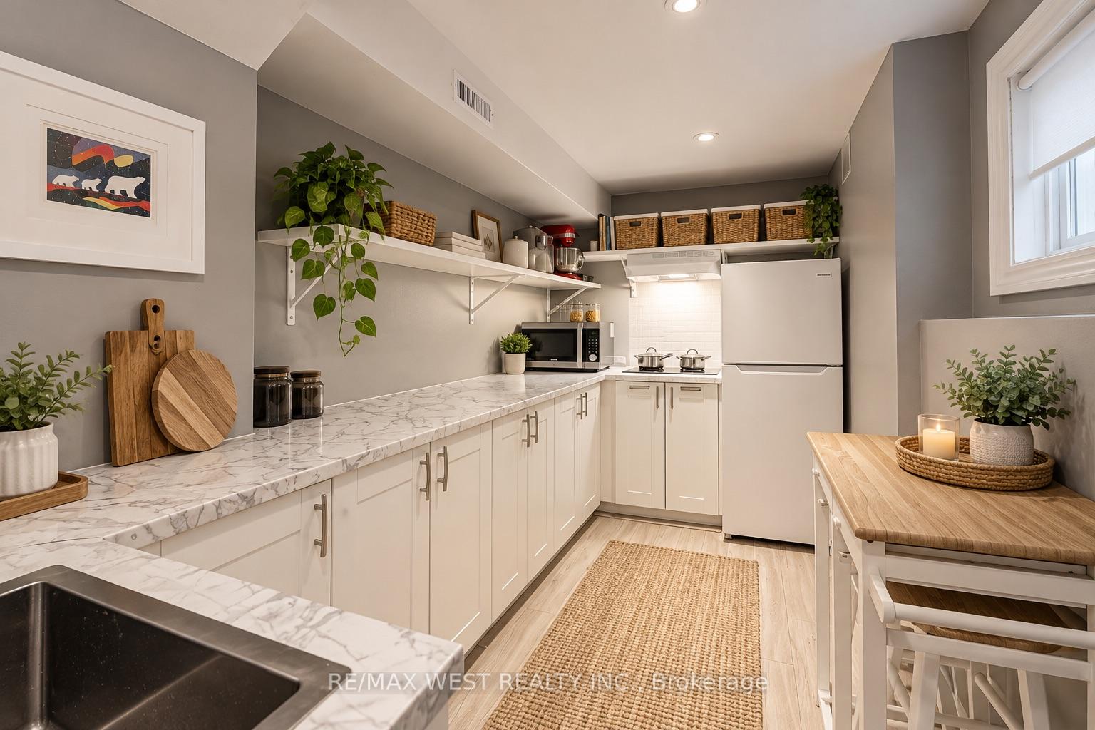 Photo 12 of 149 Chisholm Avenue, Toronto, Woodbine-Lumsden — HOMEH