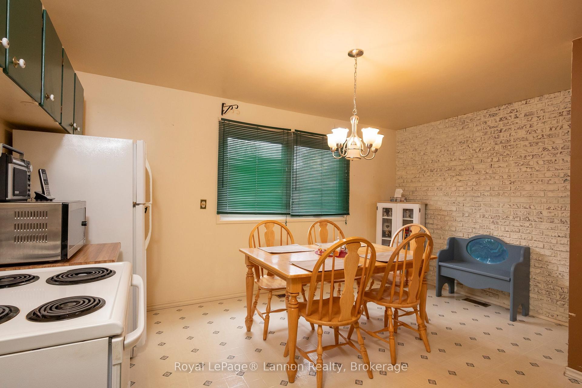 Photo 9 of 134 Ashland Place, Thunder Bay, Northwood Park — HOMEH