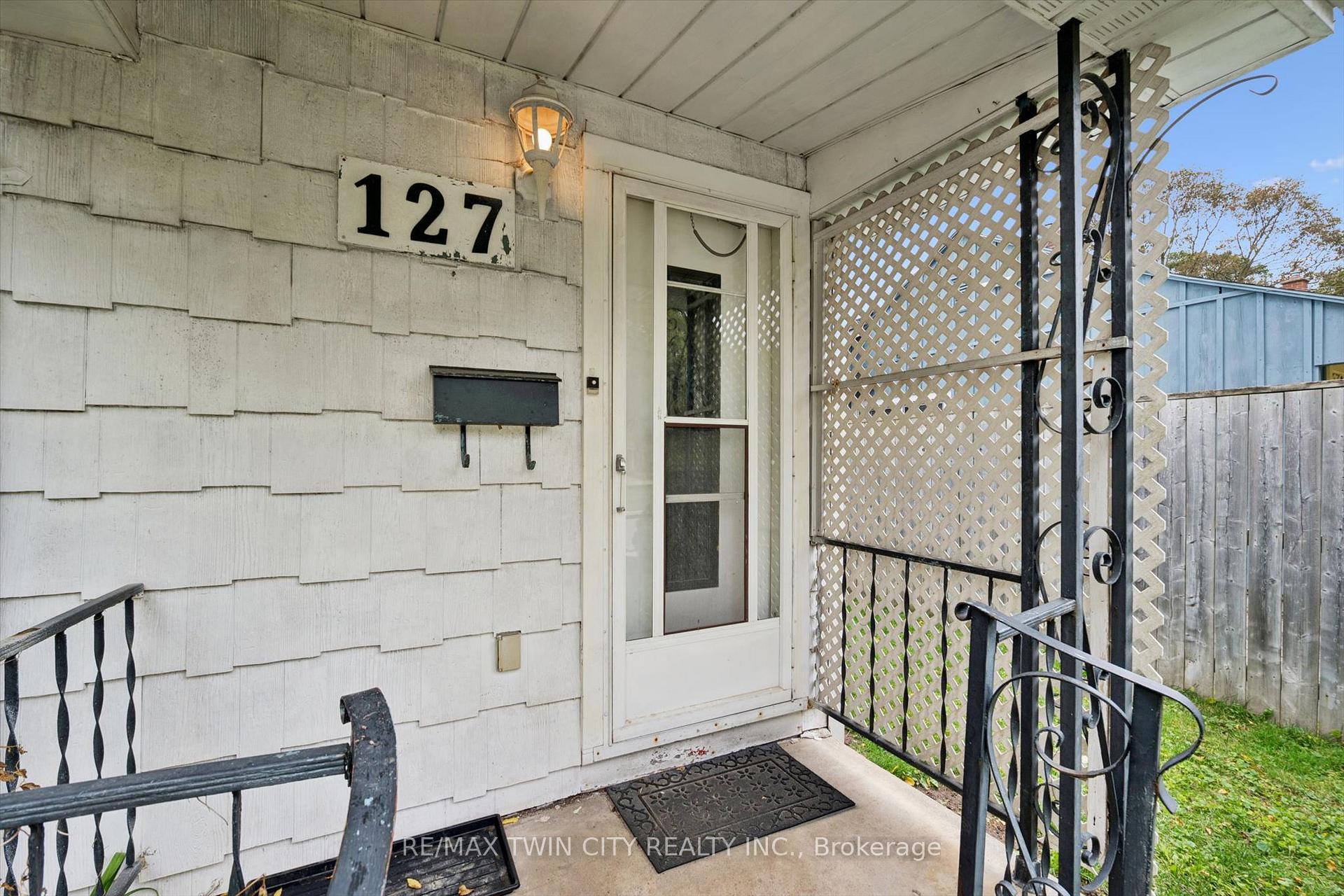 Photo 20 of 127 Spadina Road E, Kitchener — HOMEH